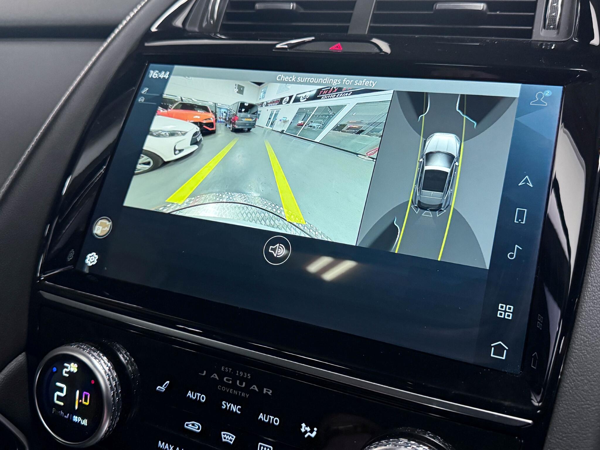 Jaguar E-Pace view 40