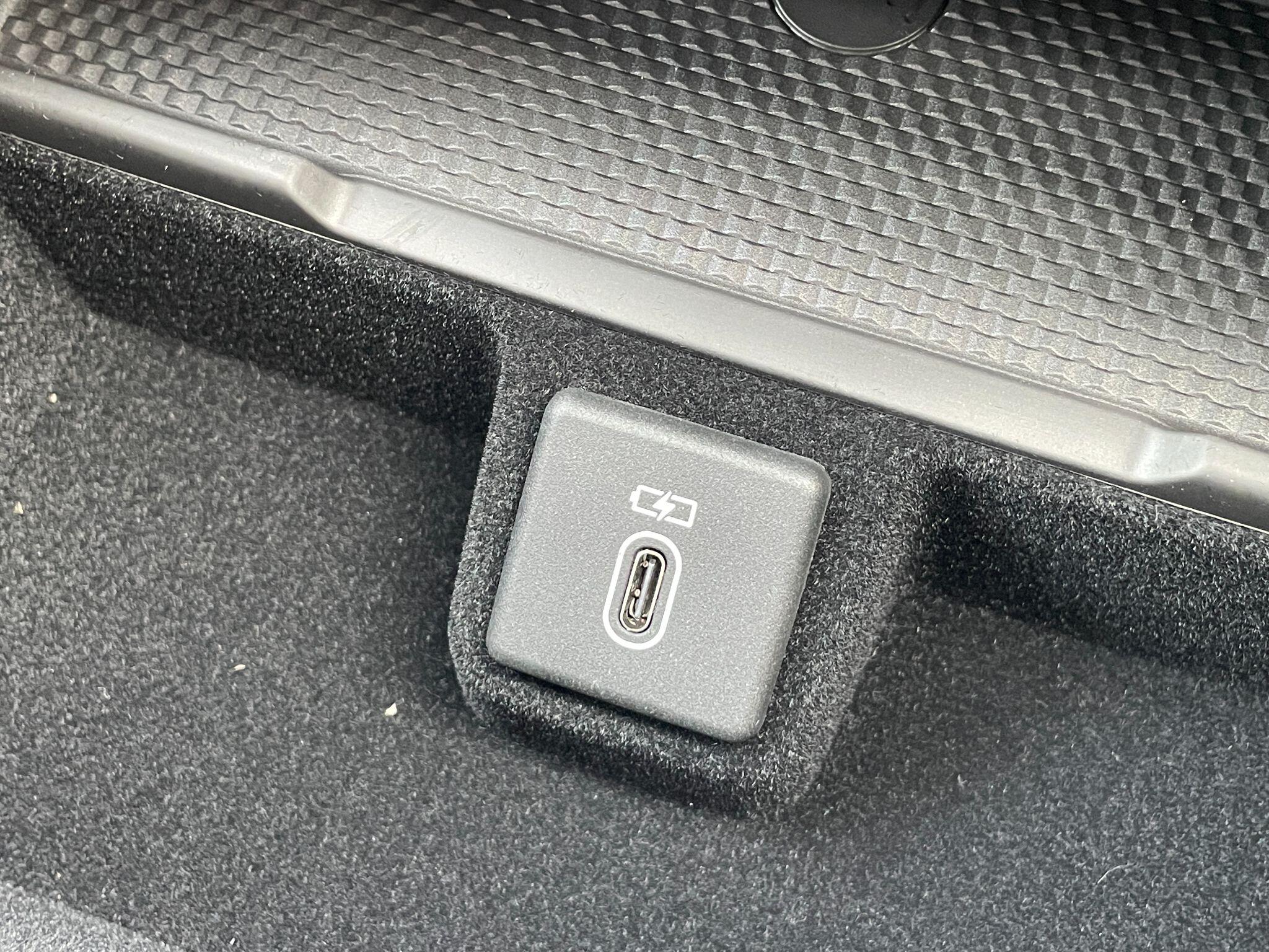 Land Rover Range Rover view 16