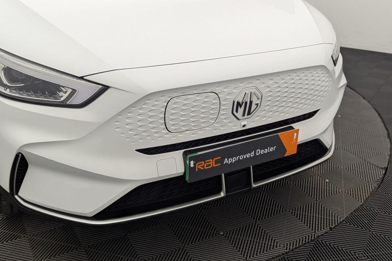 MG ZS view 44