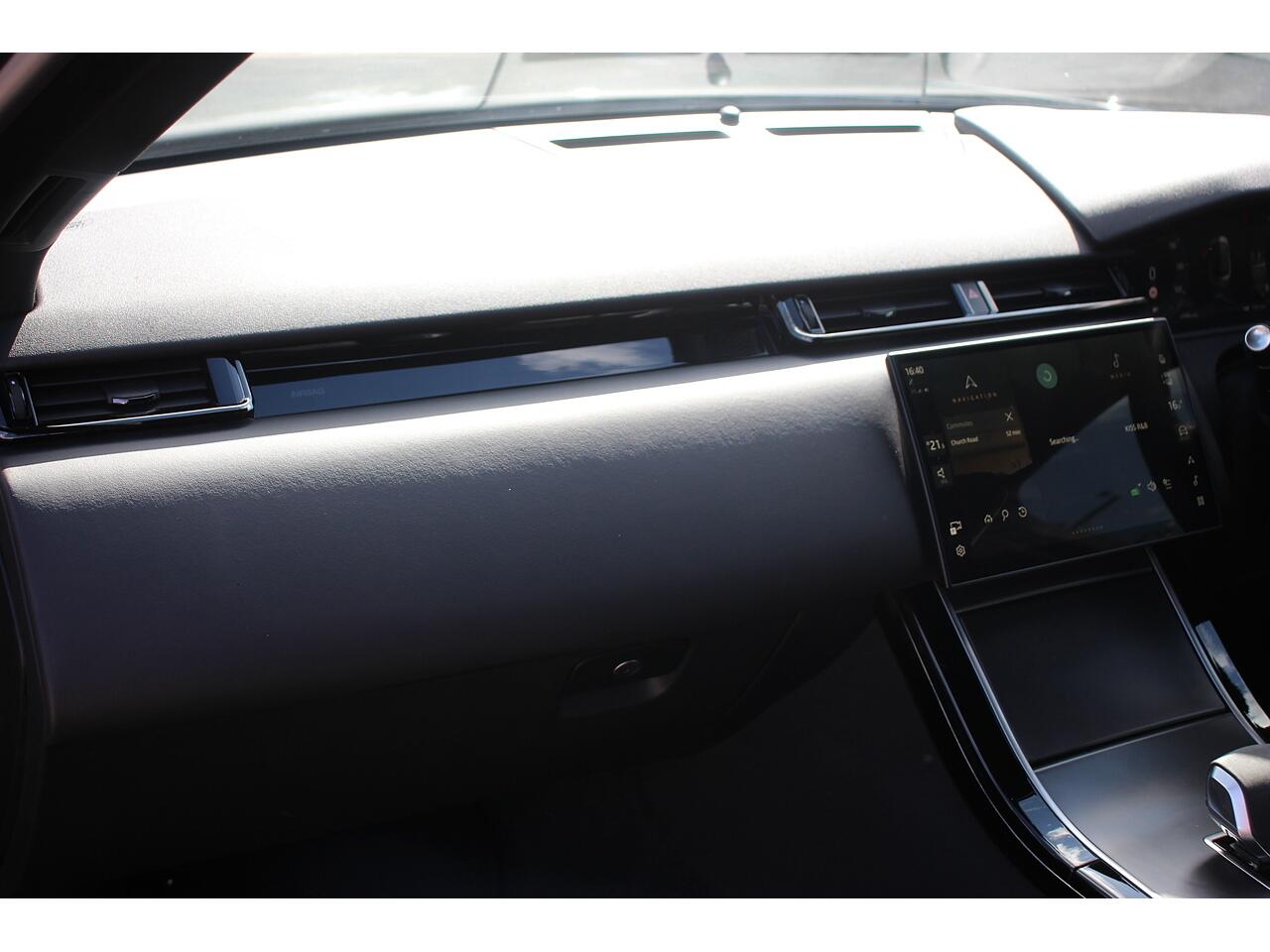 Land Rover Range Rover Velar view 14