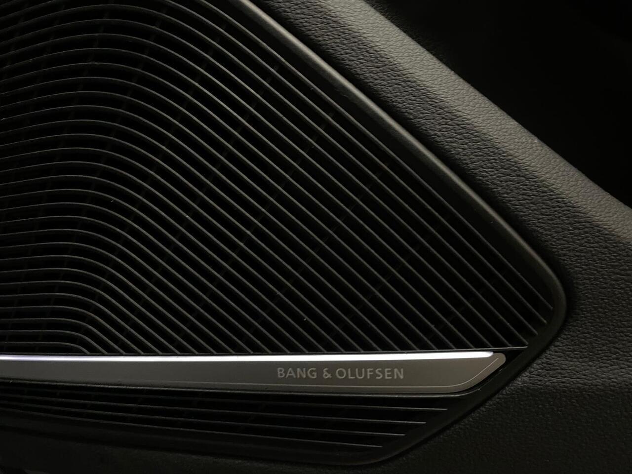 Audi RS4 view 20