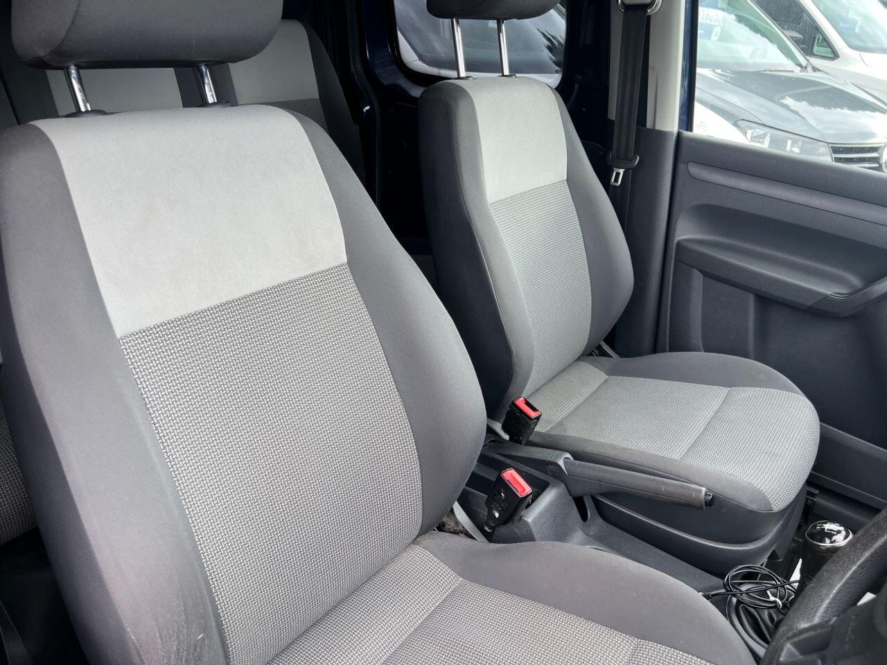 Volkswagen Caddy Maxi view 22