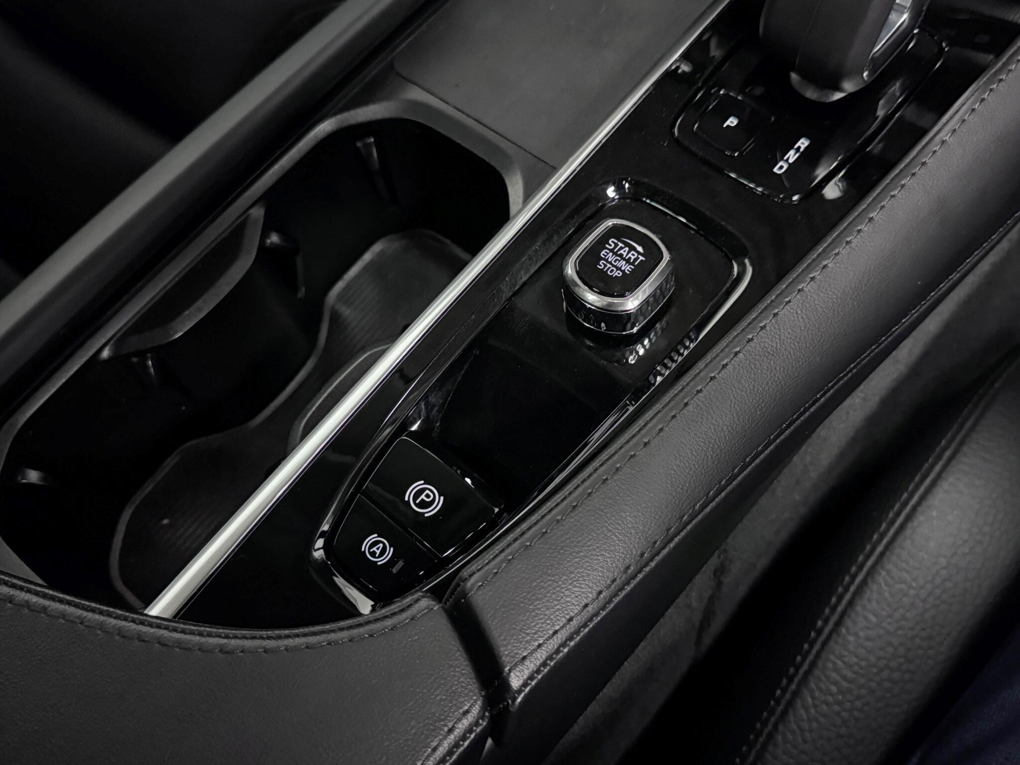 Volvo XC90 view 38