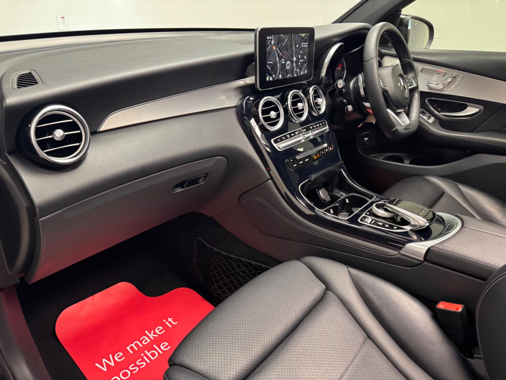 Mercedes-Benz GLC view 9