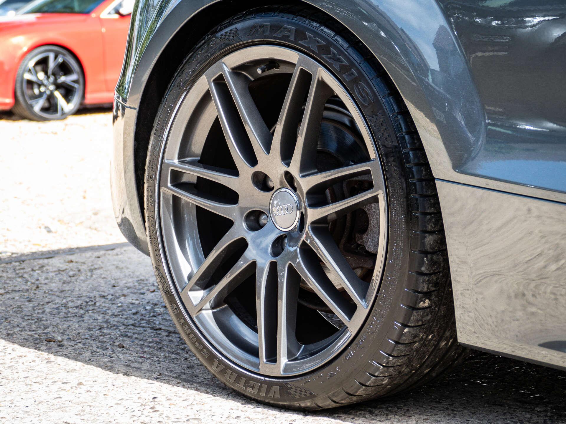 Audi TT view 3
