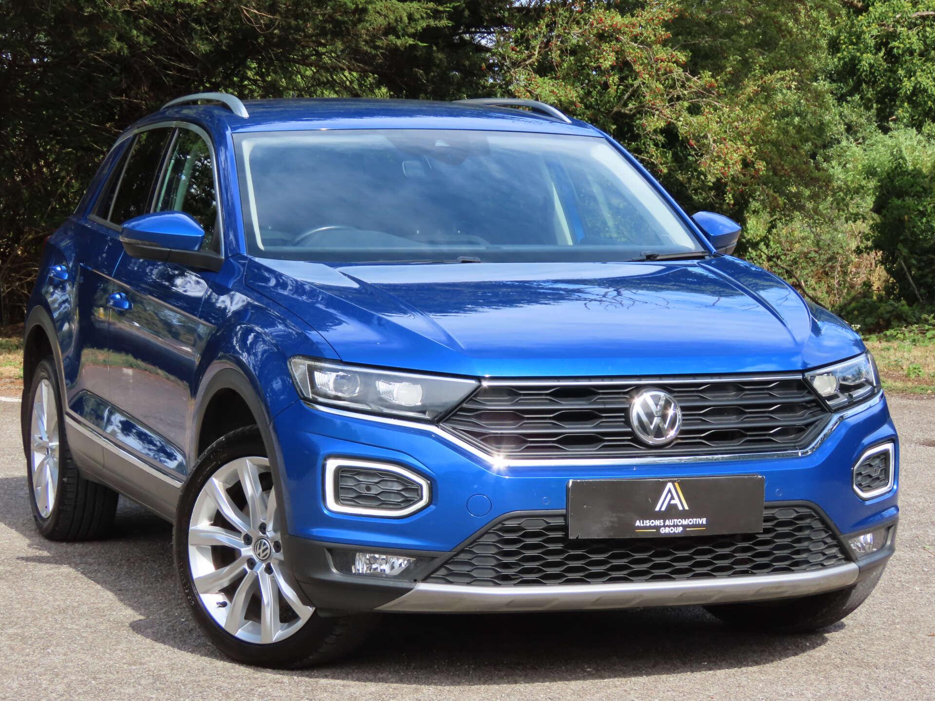 Volkswagen T-Roc view 3