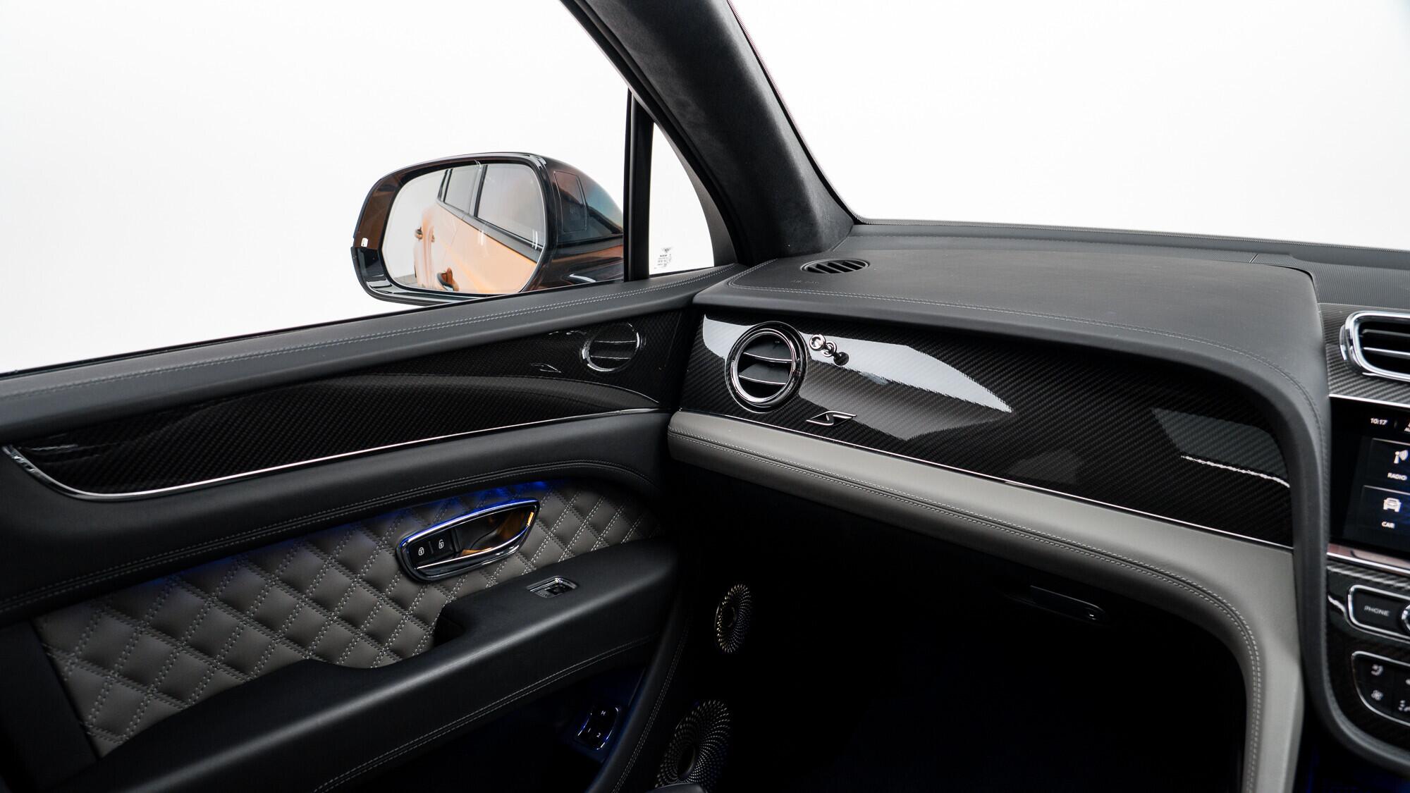 Bentley Bentayga view 45