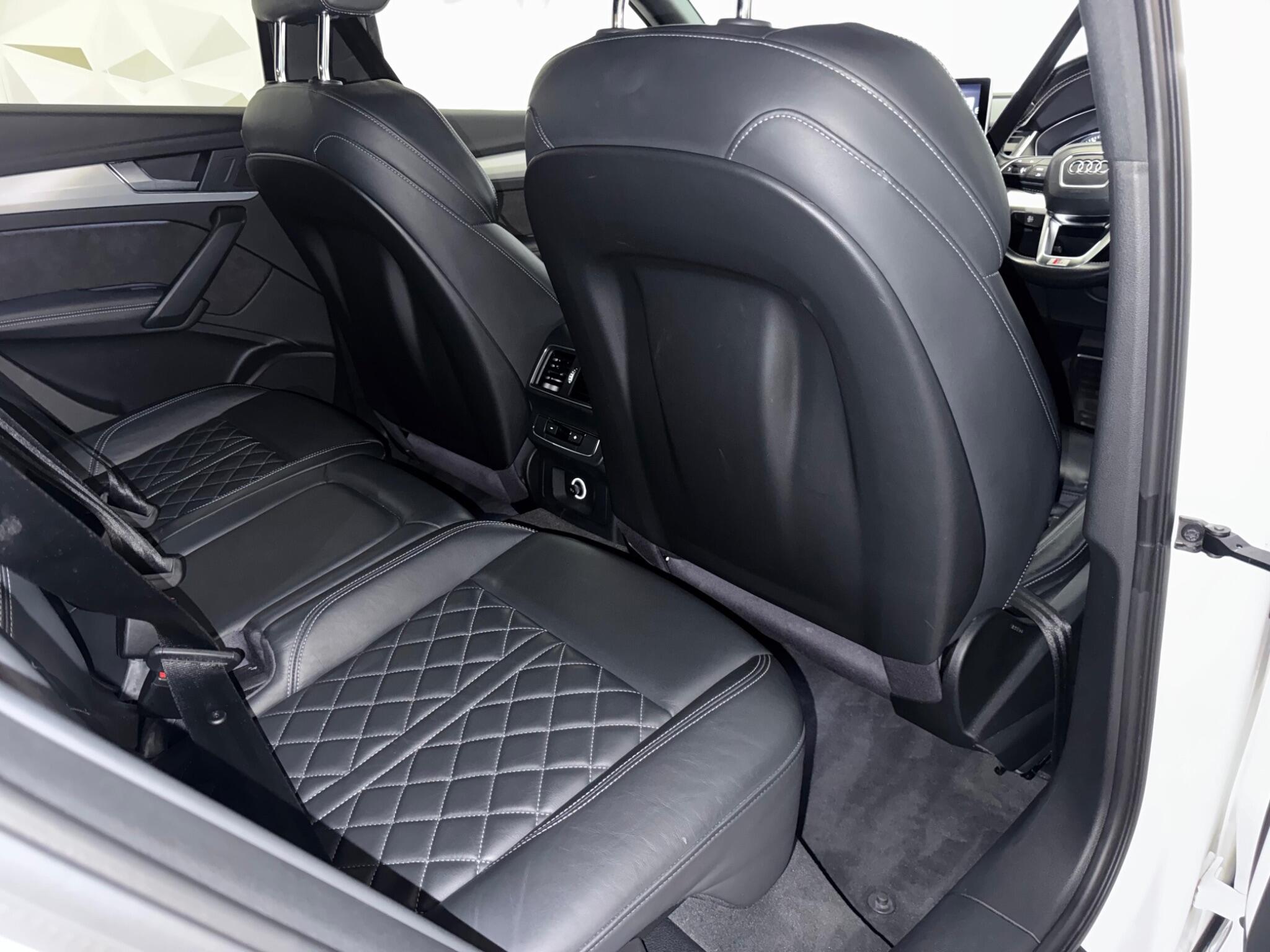 Audi SQ5 view 16
