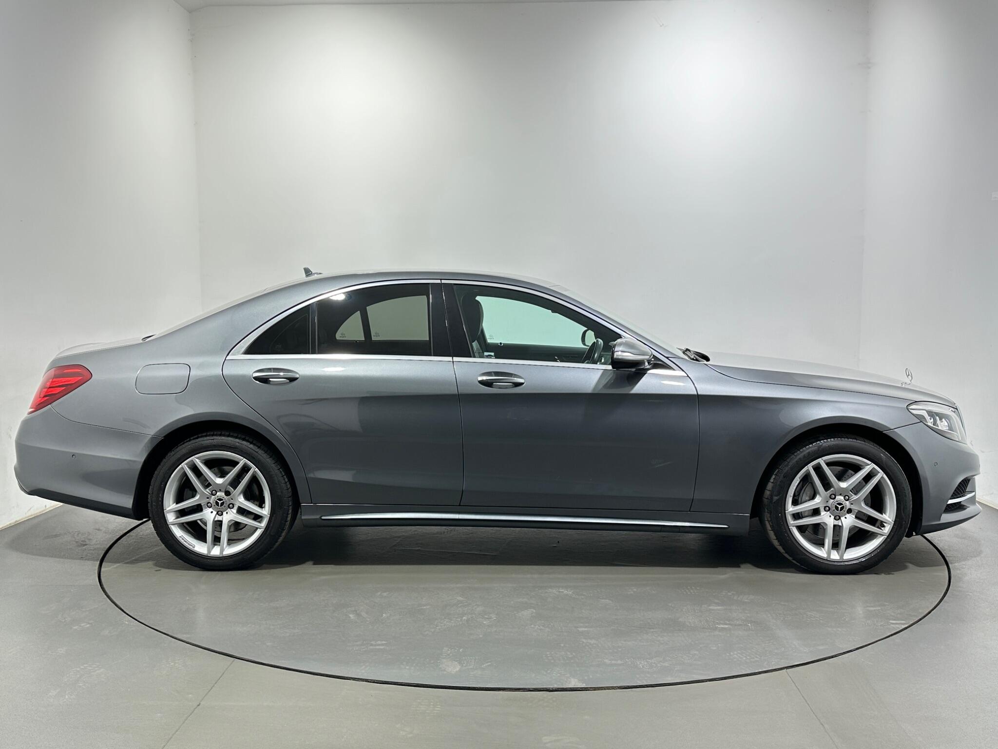 Mercedes-Benz S-Class view 9
