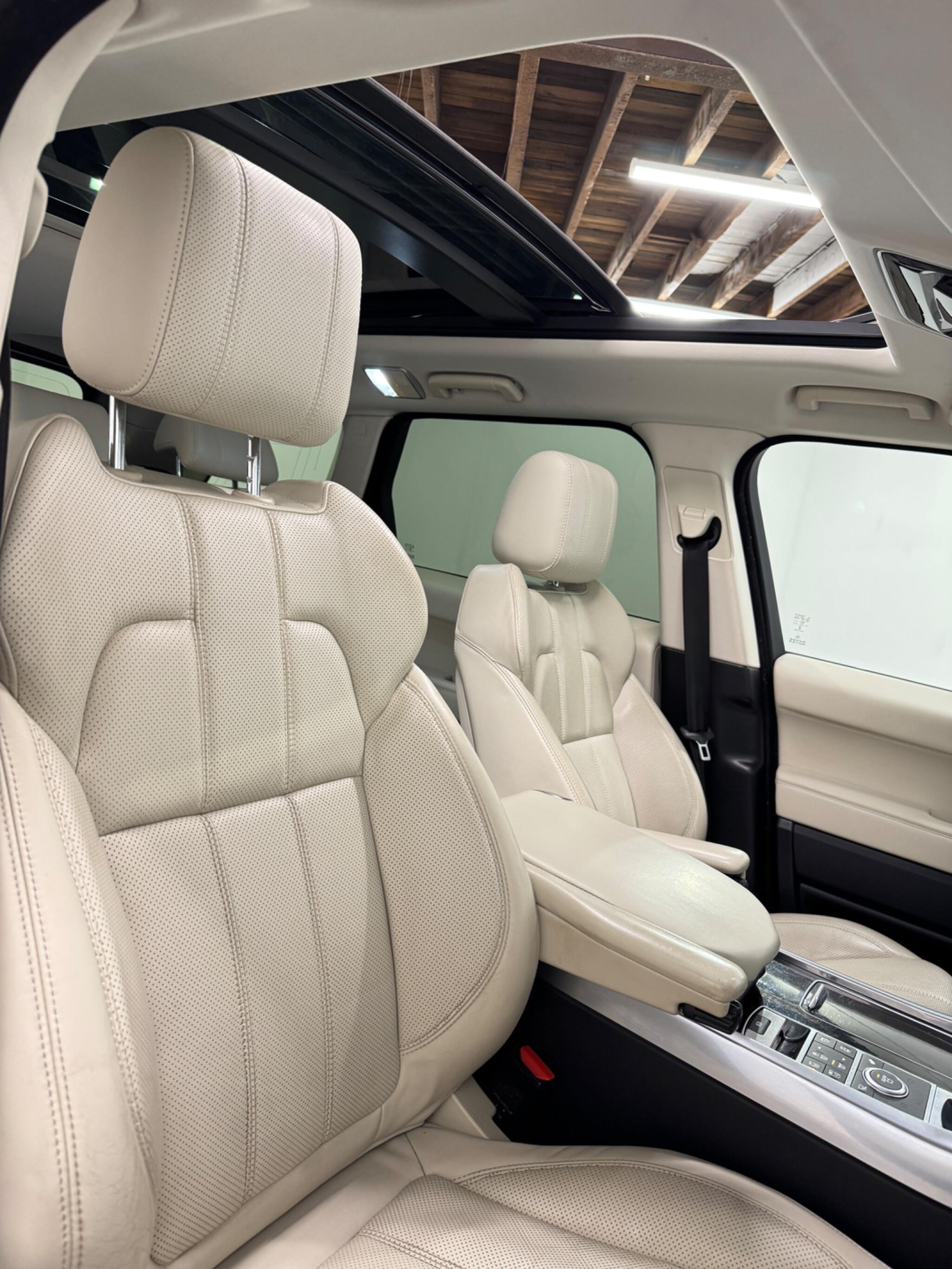 Land Rover Range Rover Sport view 9