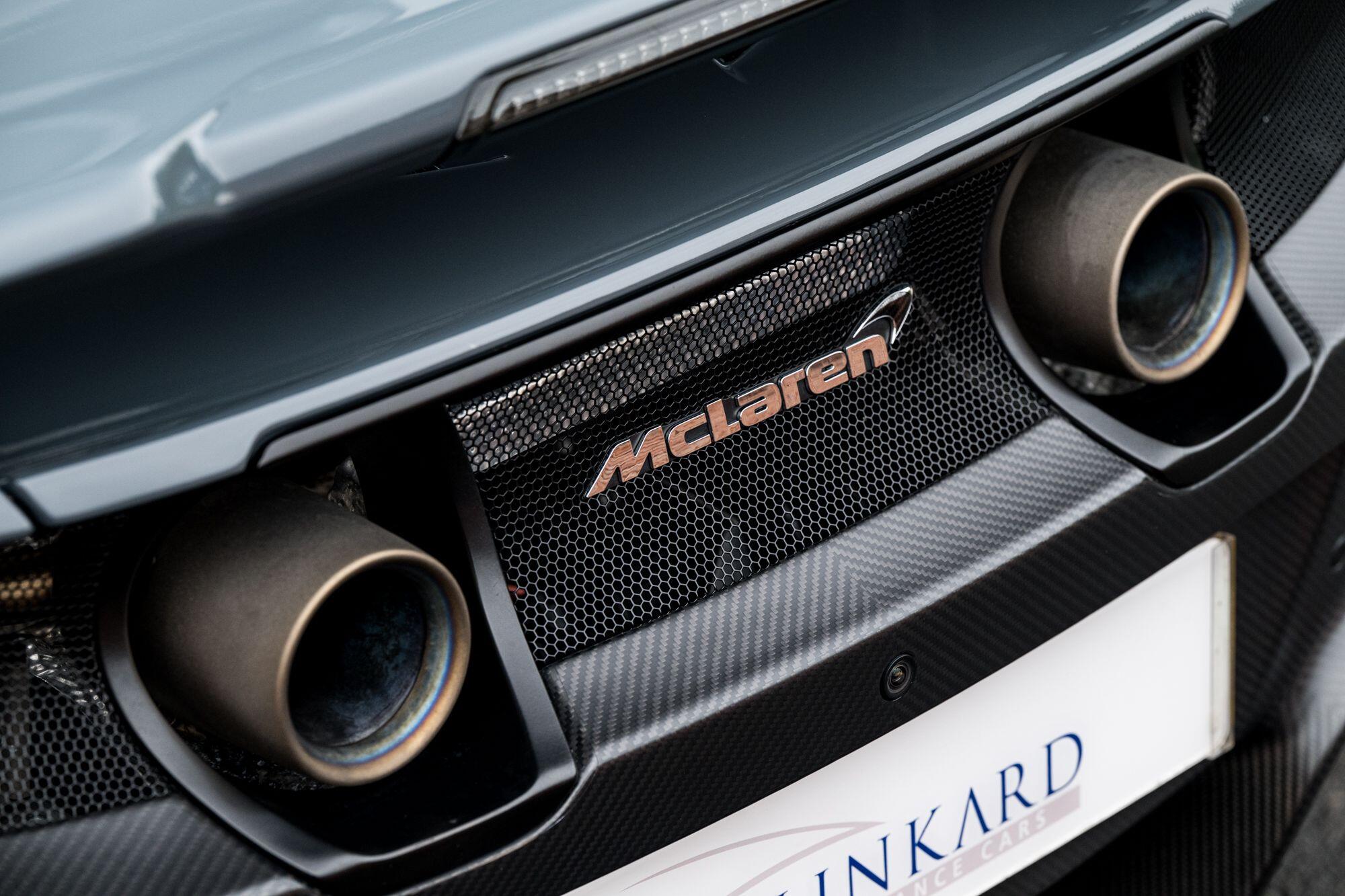 McLaren 675LT view 33