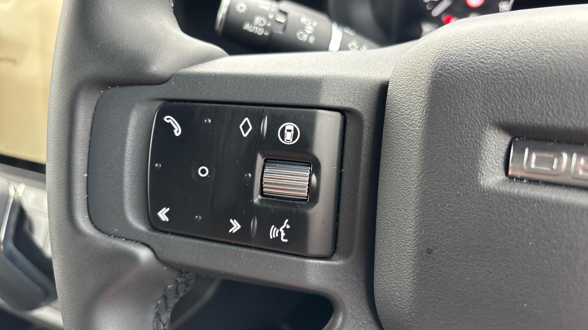 Land Rover Defender view 44