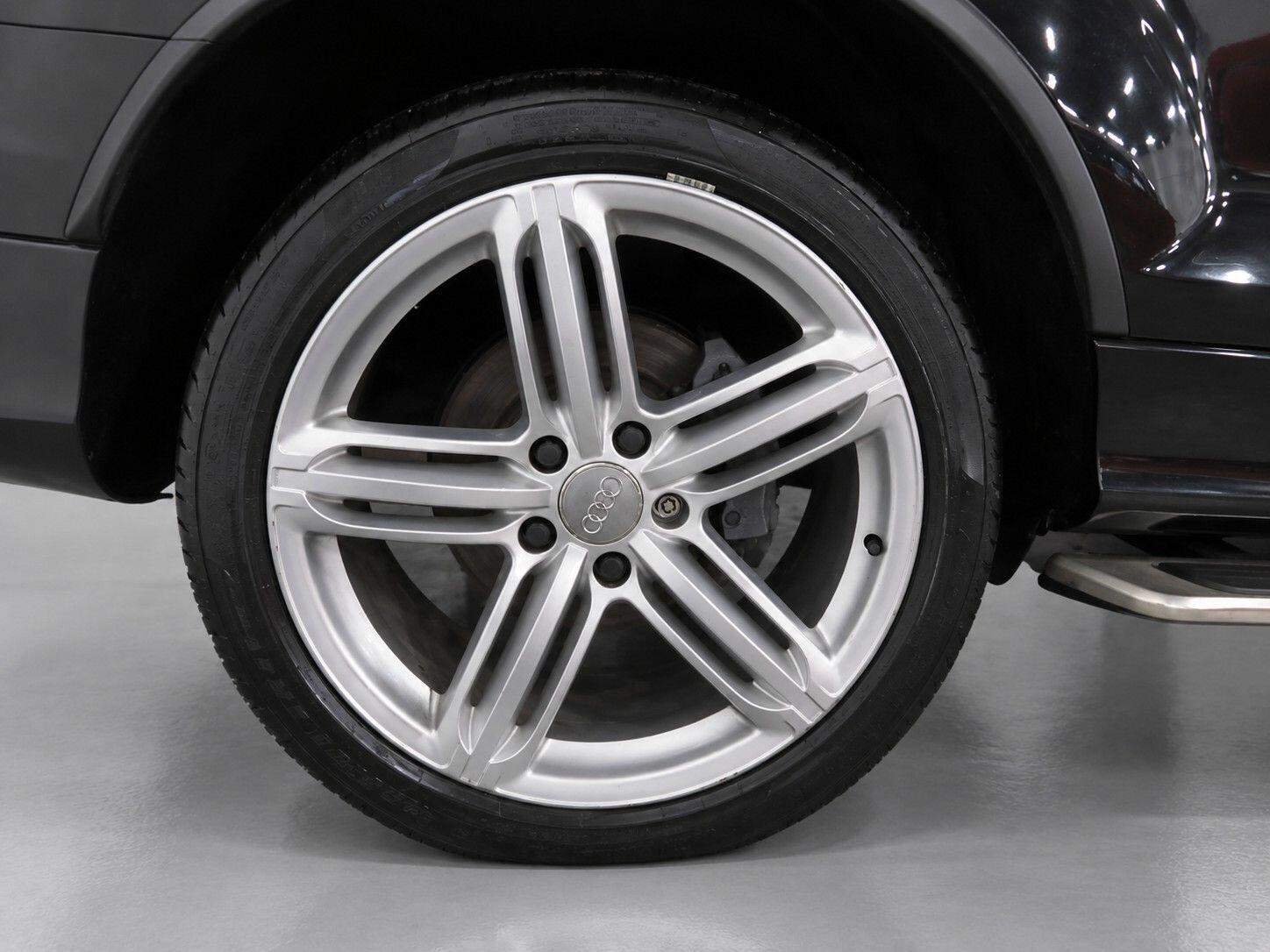 Audi Q7 view 59
