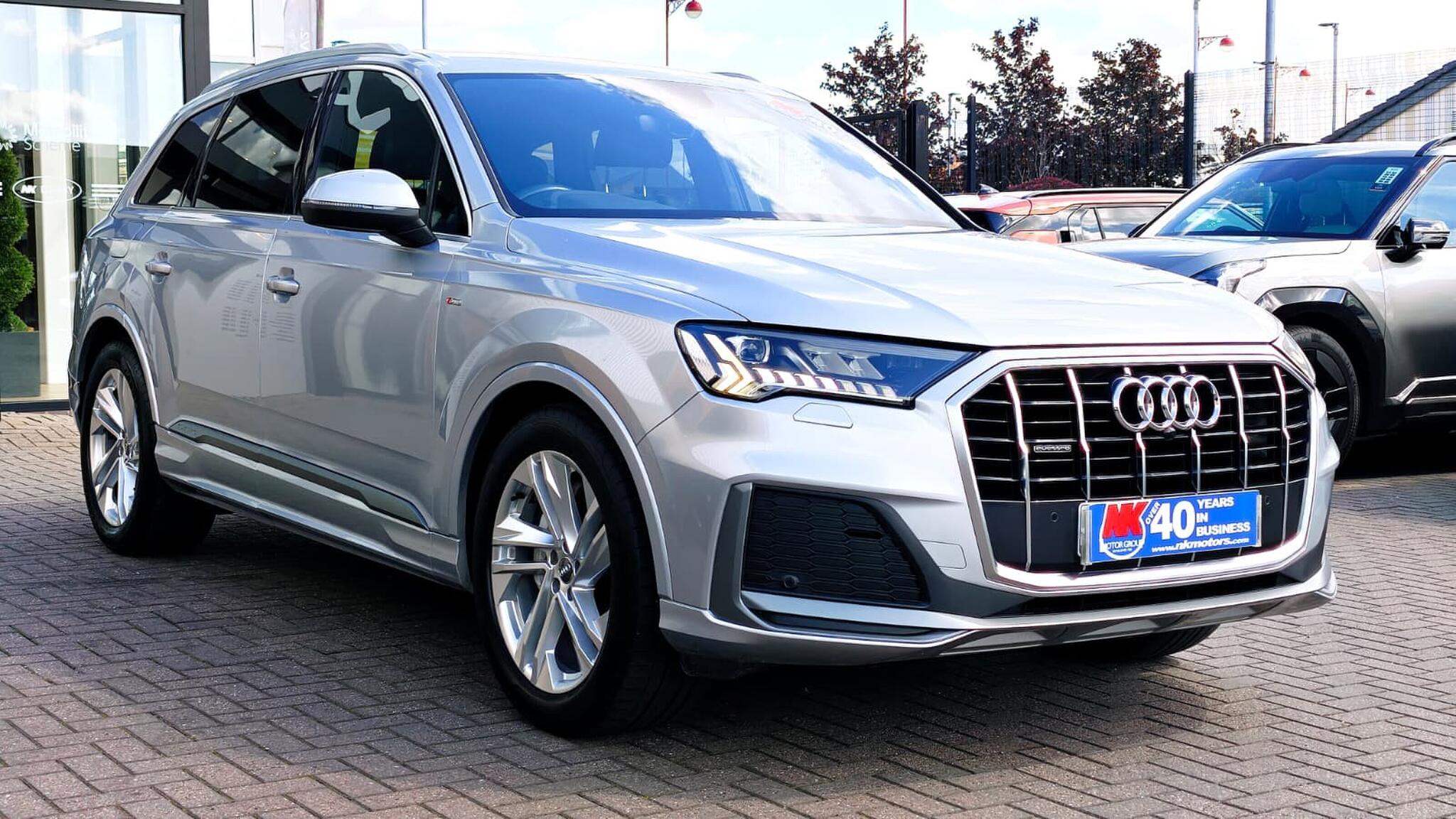 Audi Audi Q7 view 15