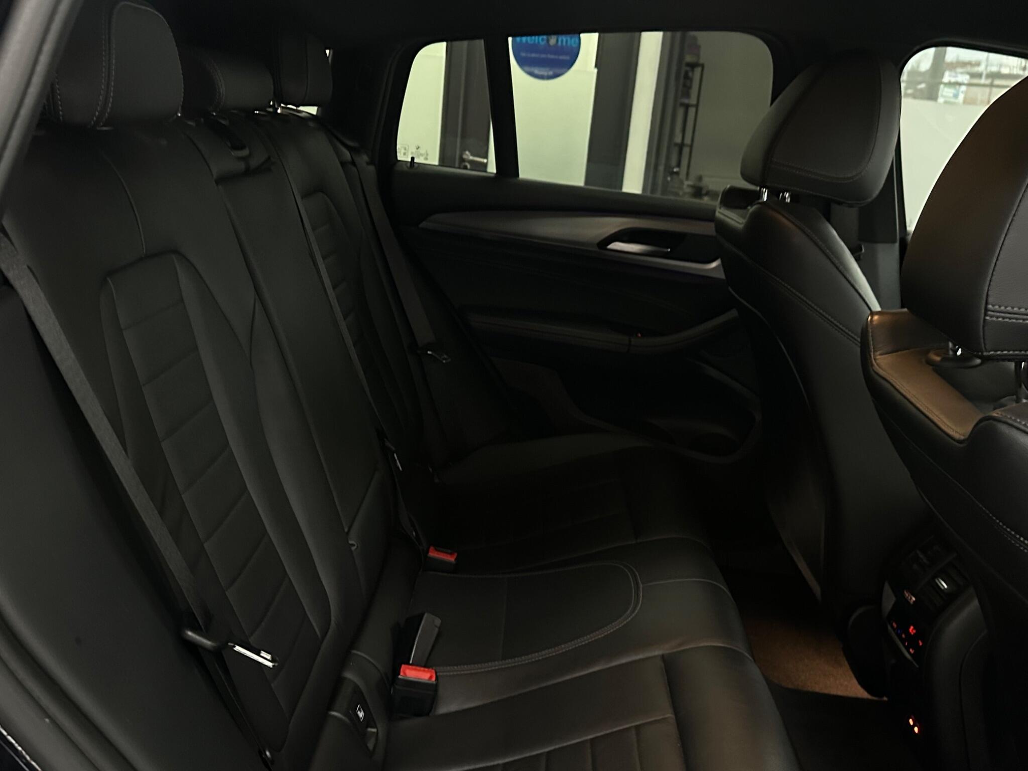BMW X4 view 34
