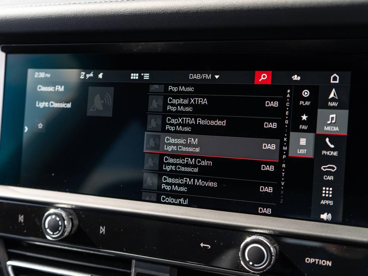 Porsche Macan view 41