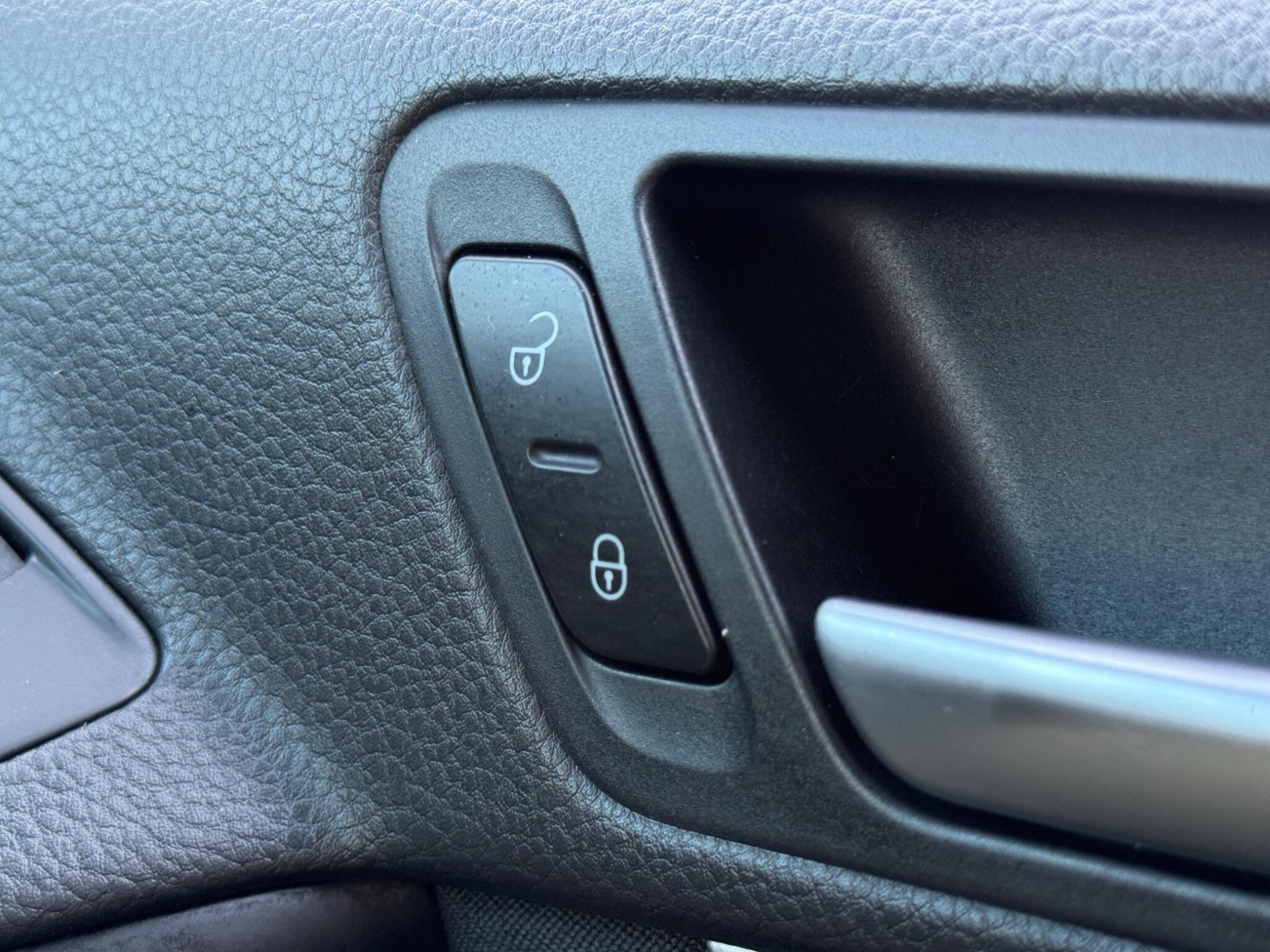 Volkswagen Tiguan - Image 76