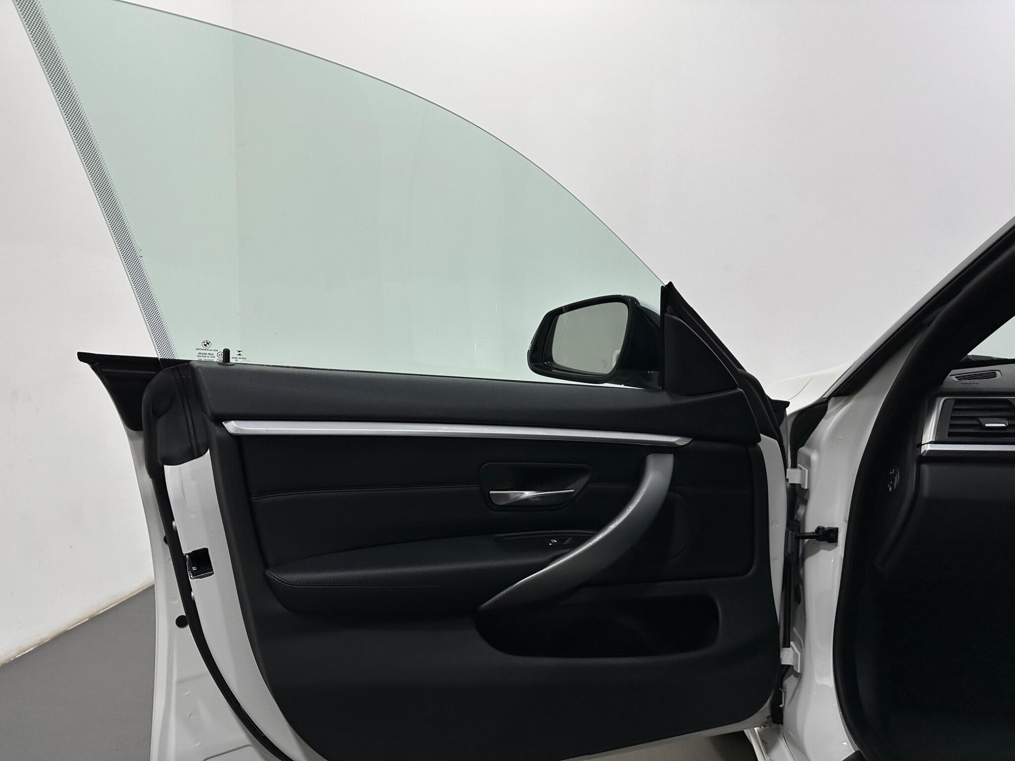 BMW 4 Series view 36