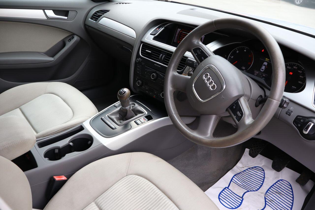 Audi A4 view 4