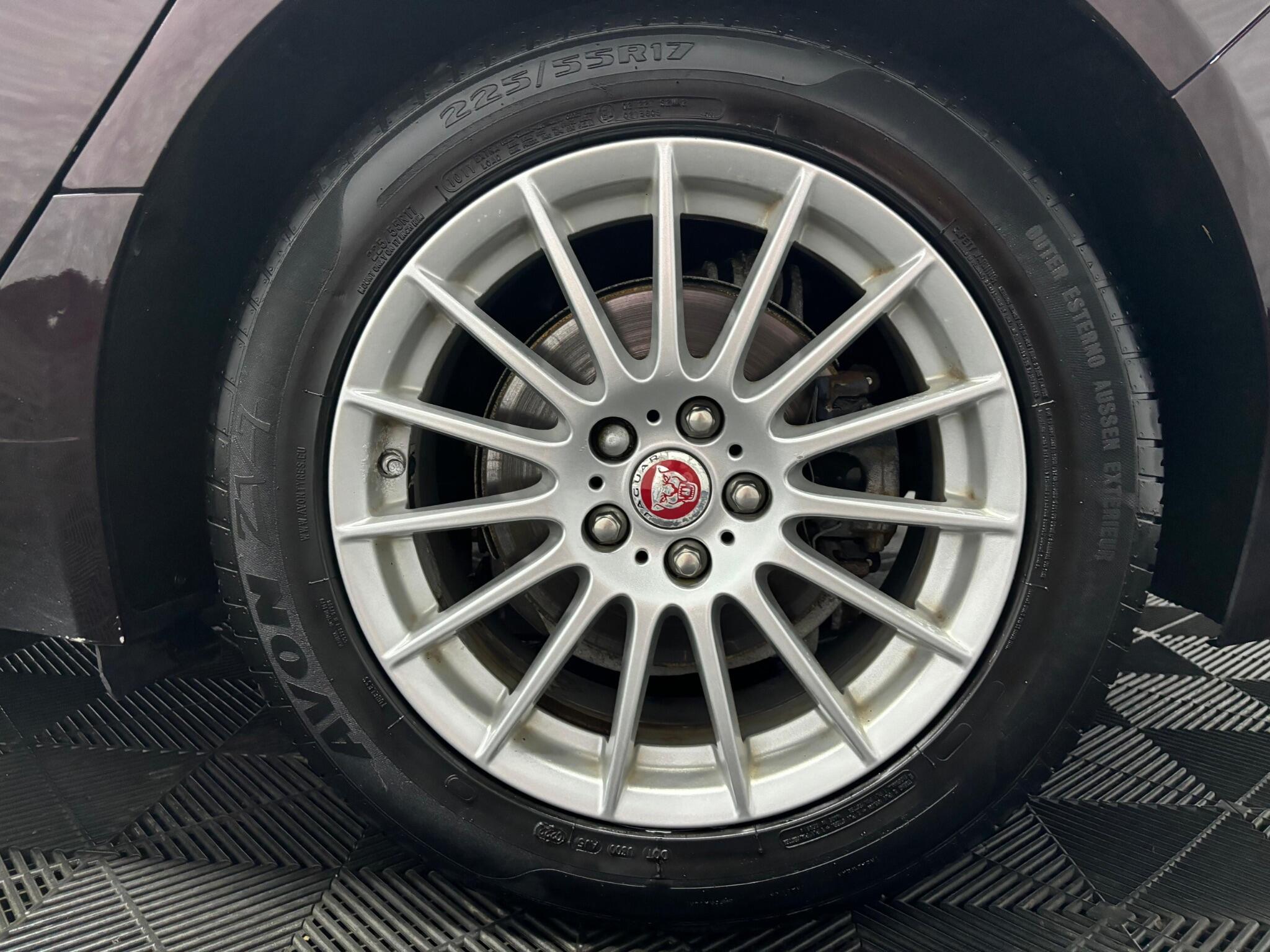 Jaguar XF view 30