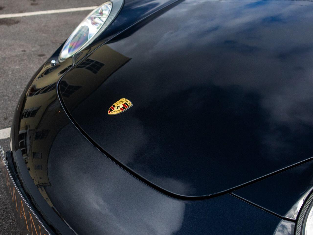 Porsche 911 view 13