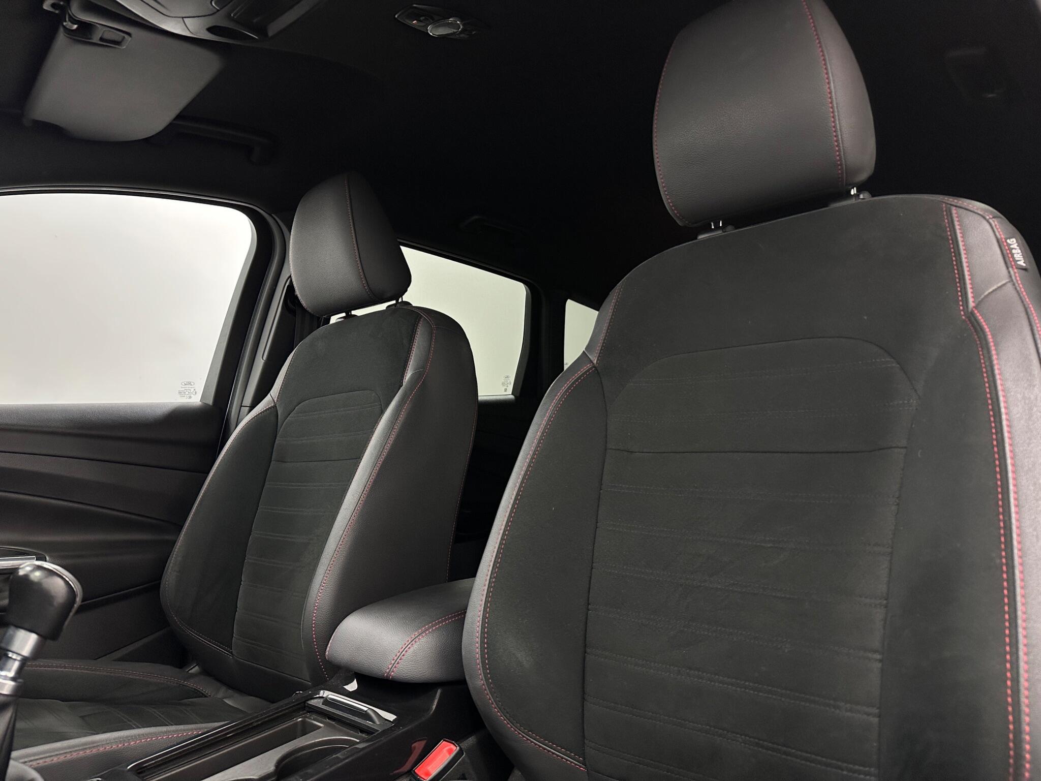 Ford Kuga view 34