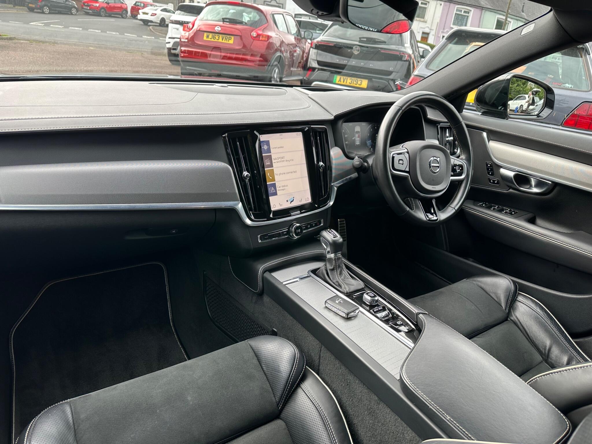 Volvo V90 view 5