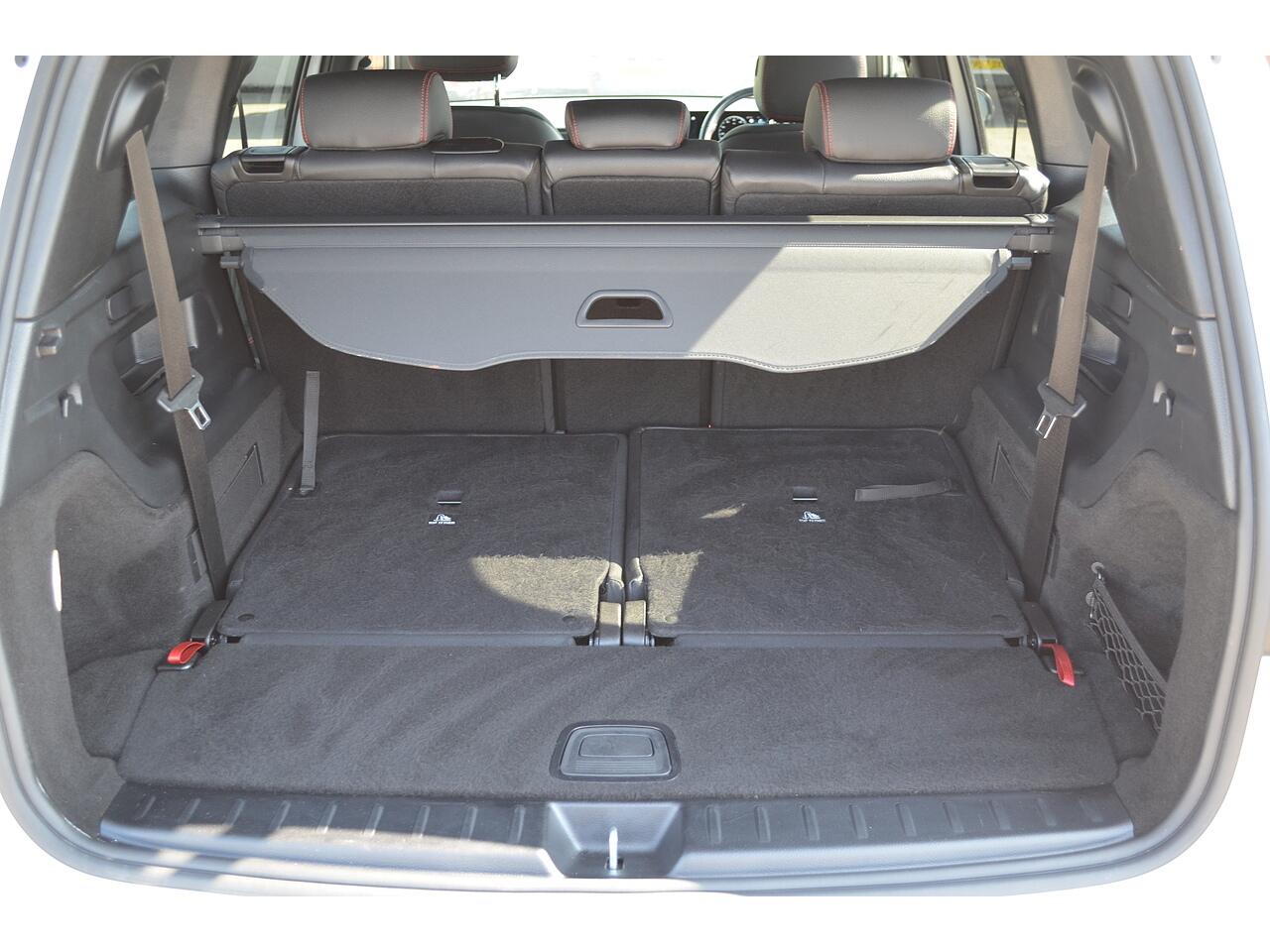 Mercedes-Benz GLB view 18