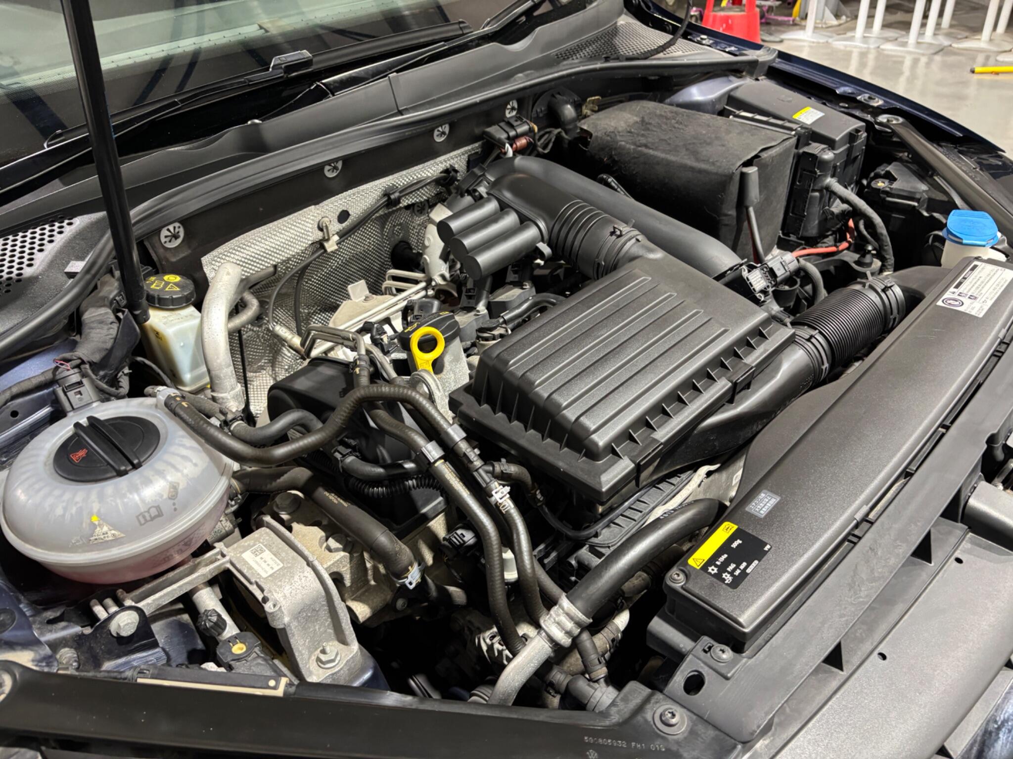 Volkswagen Golf view 67