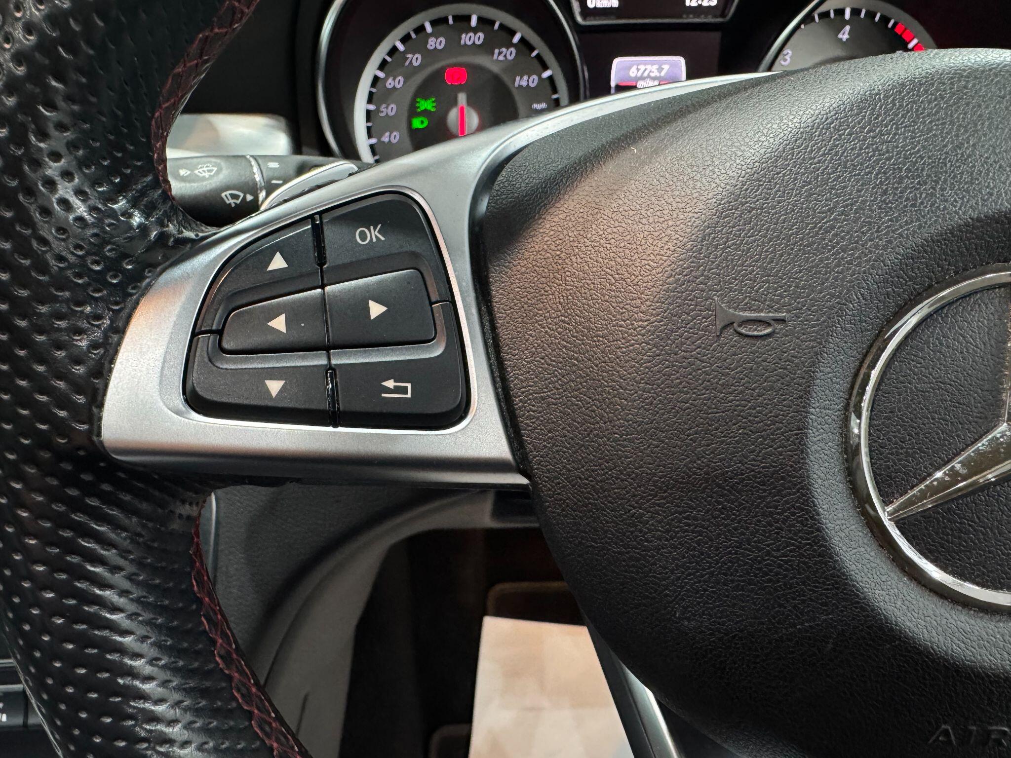 Mercedes-Benz GLA view 33