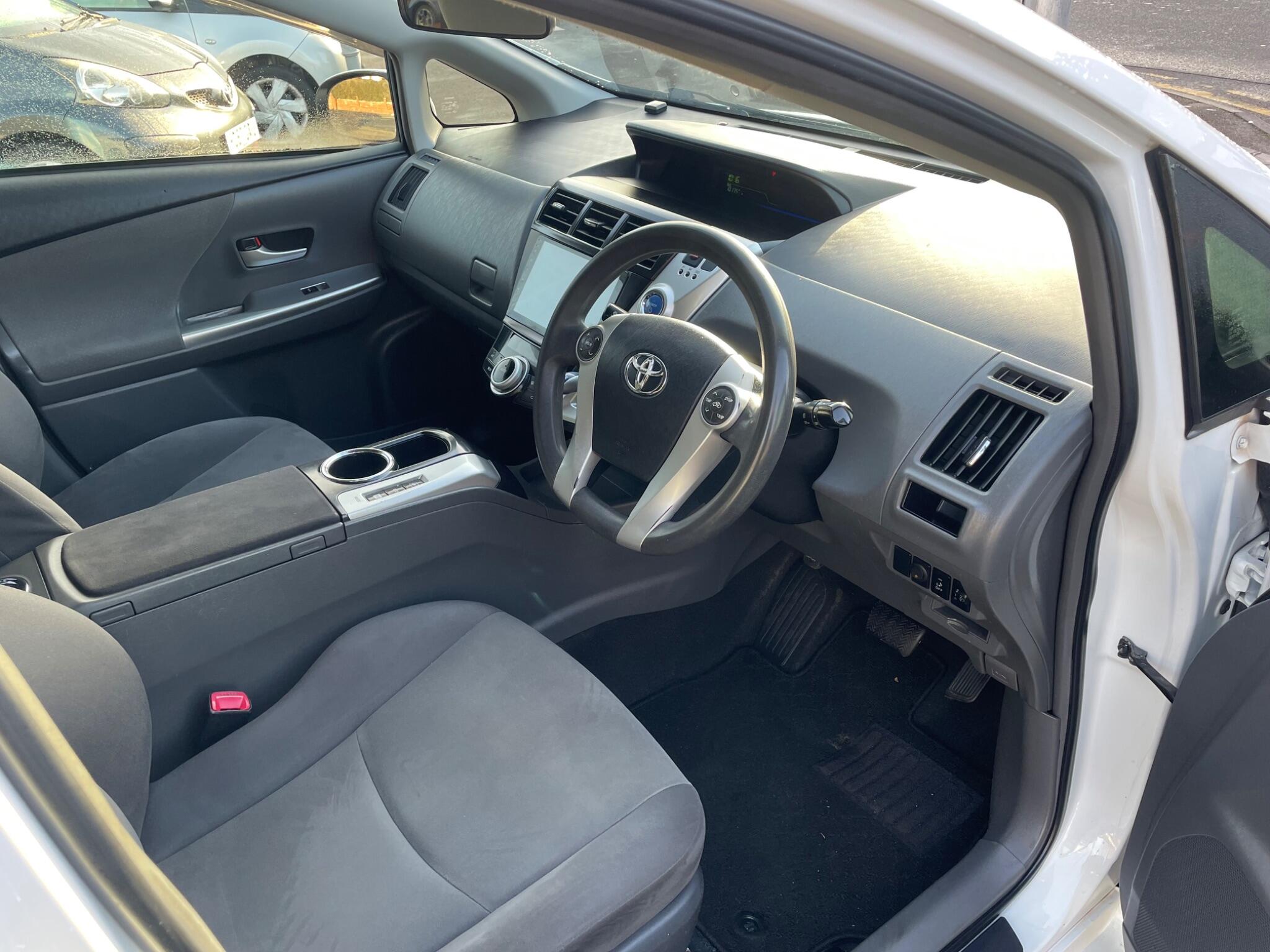 2014 Toyota Prius 1.5 CVT 4dr • 101,741 miles image 79