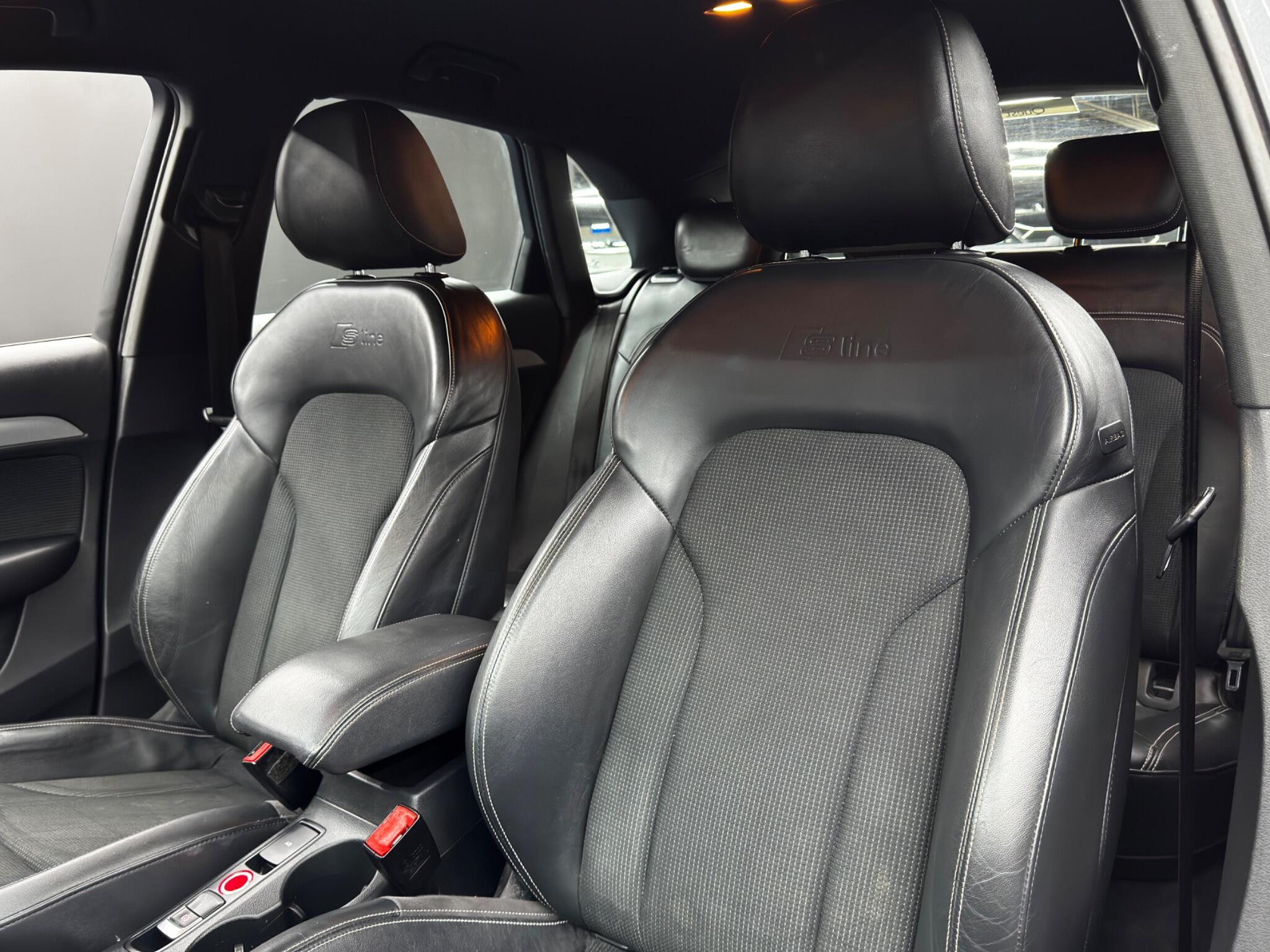 Audi Q3 view 14