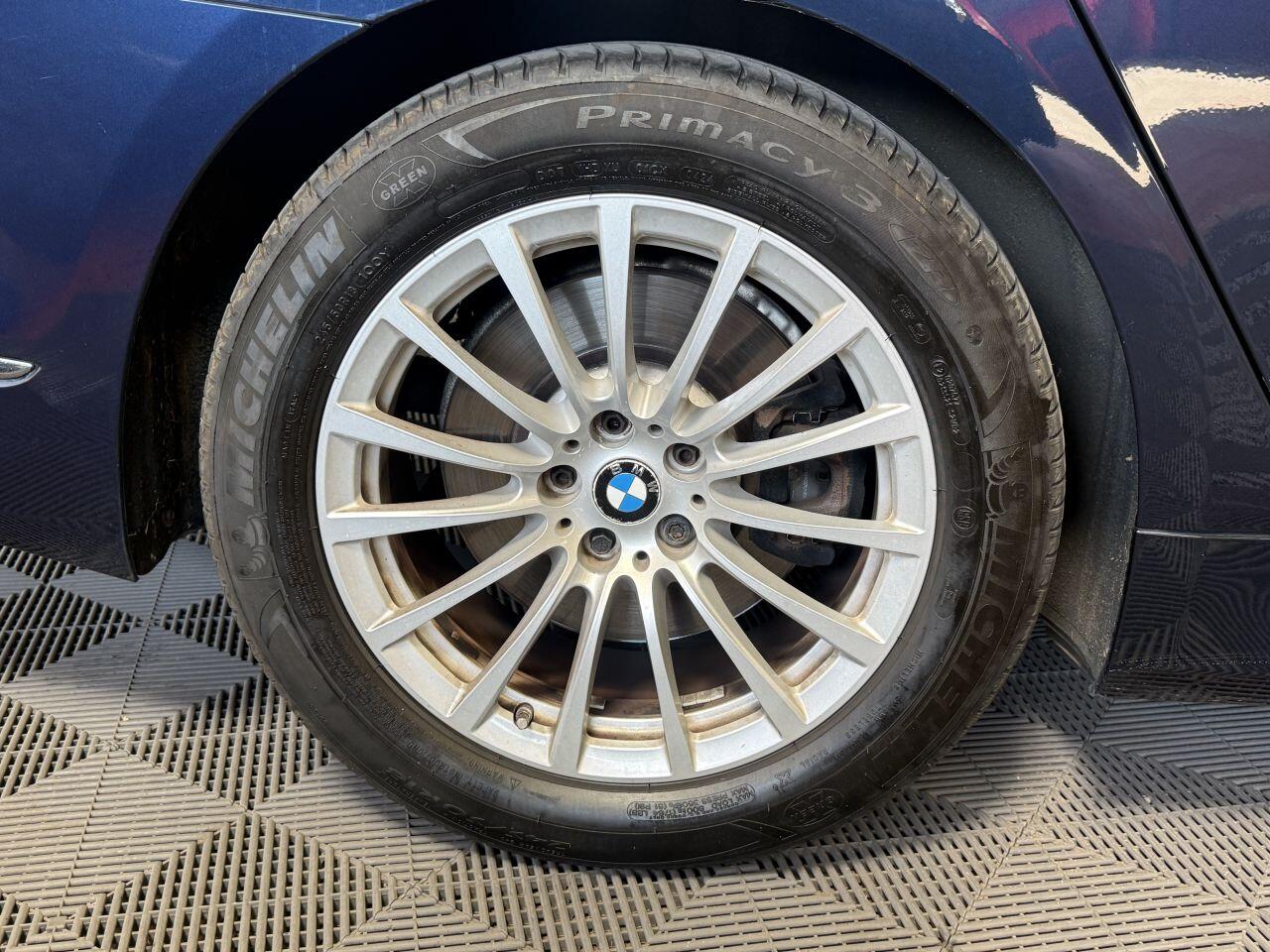 BMW 7 Series view 20