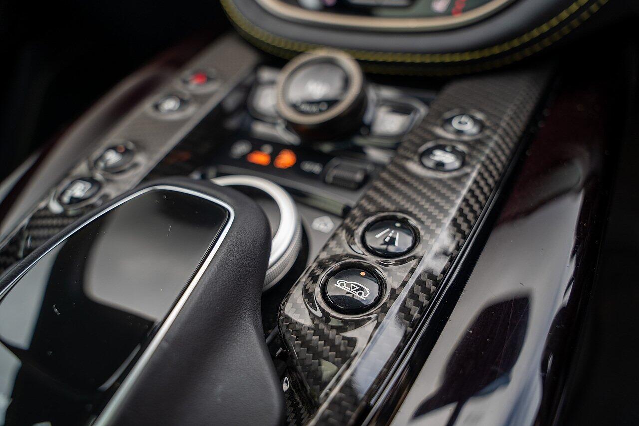 Aston Martin DBX view 62
