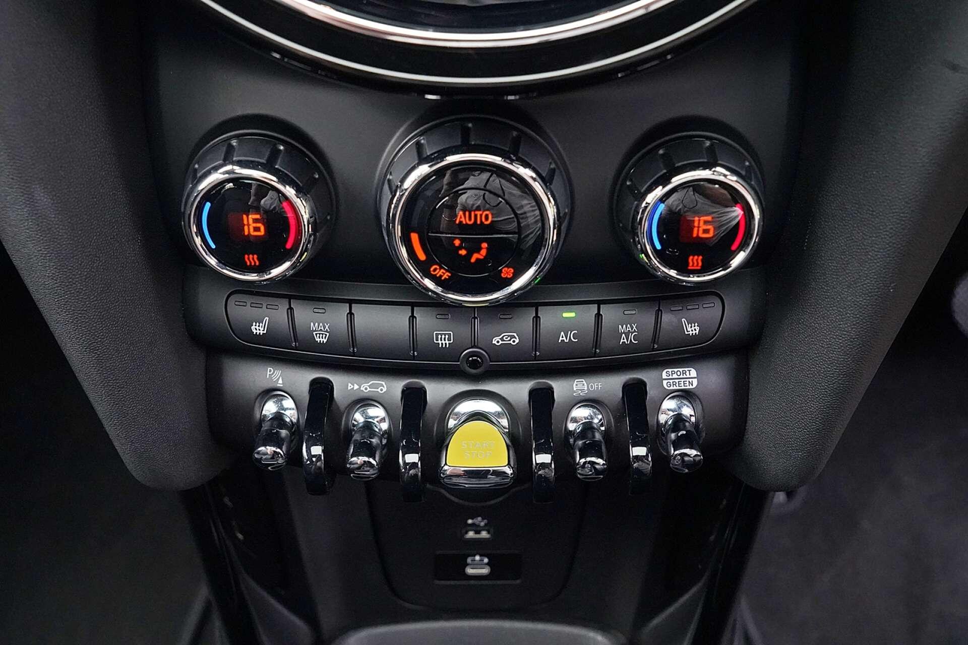 Mini Hatch view 19