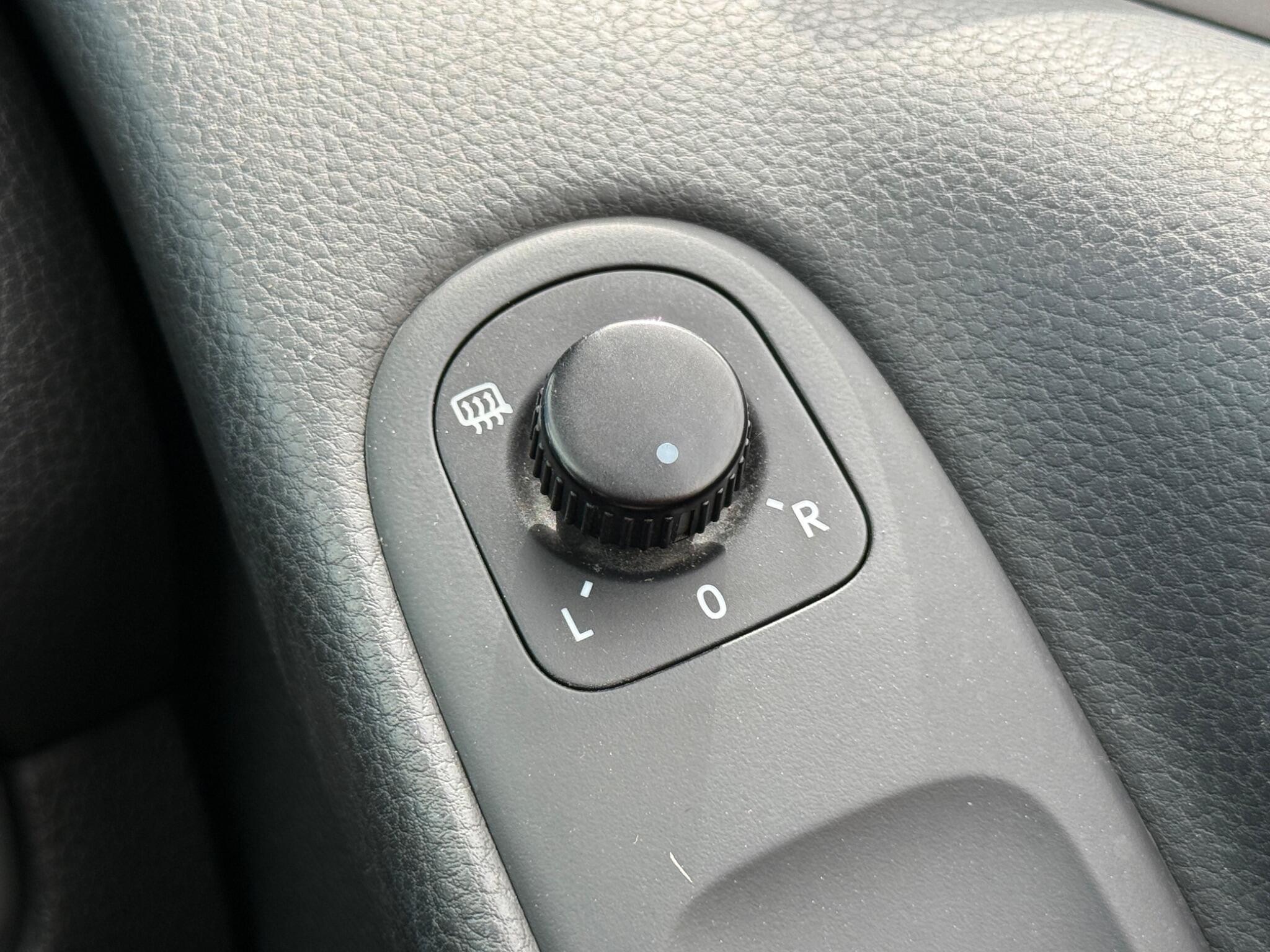 Volkswagen Golf - Image 49