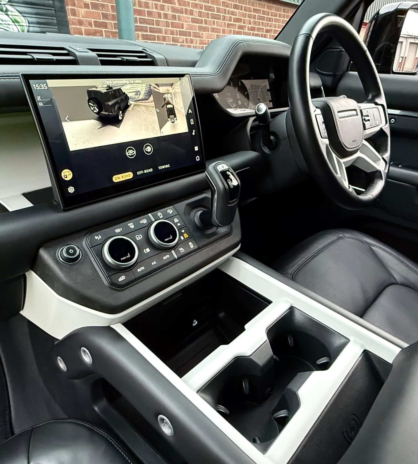 Land Rover Defender view 50