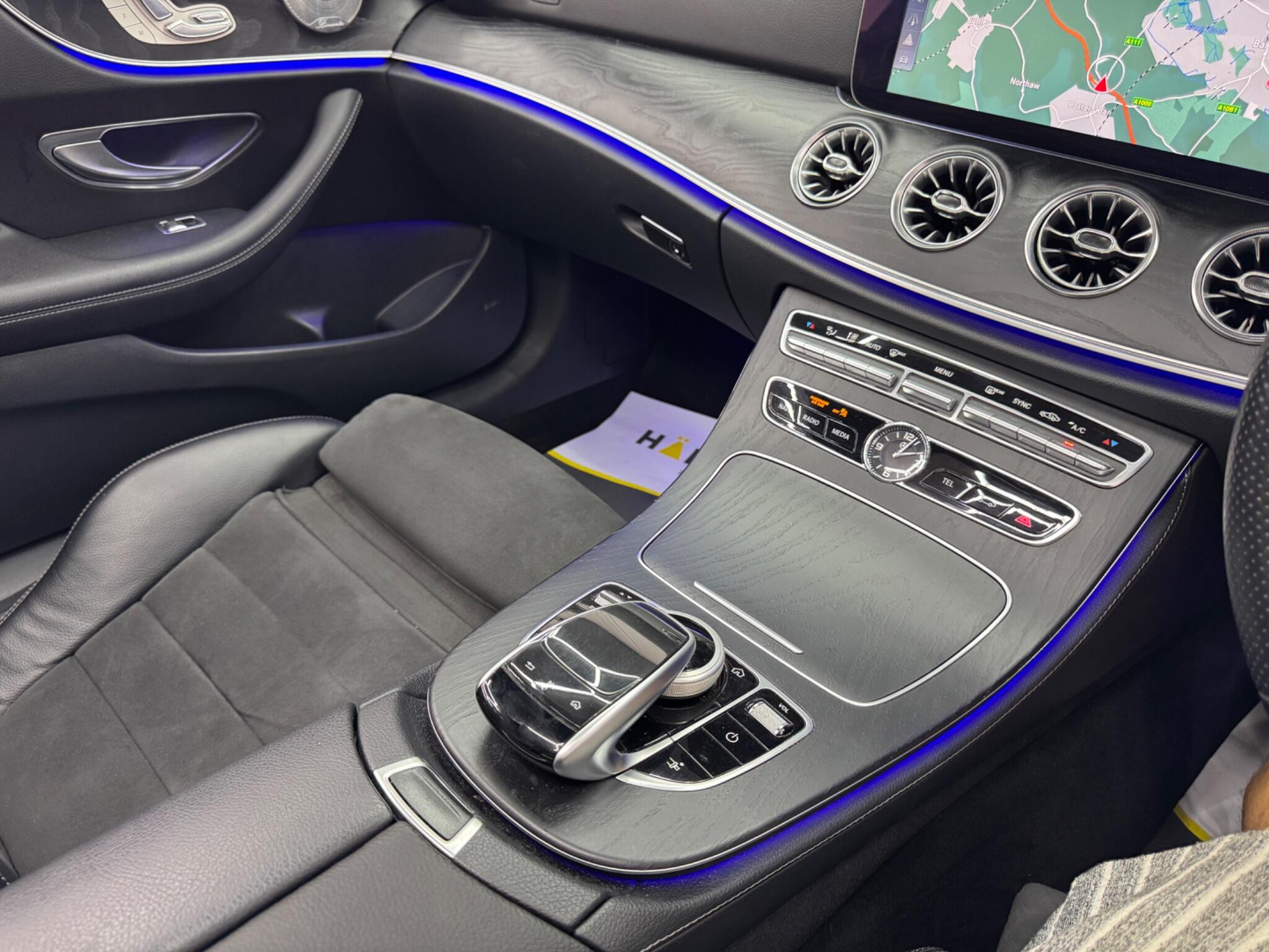 Mercedes-Benz E Class view 26