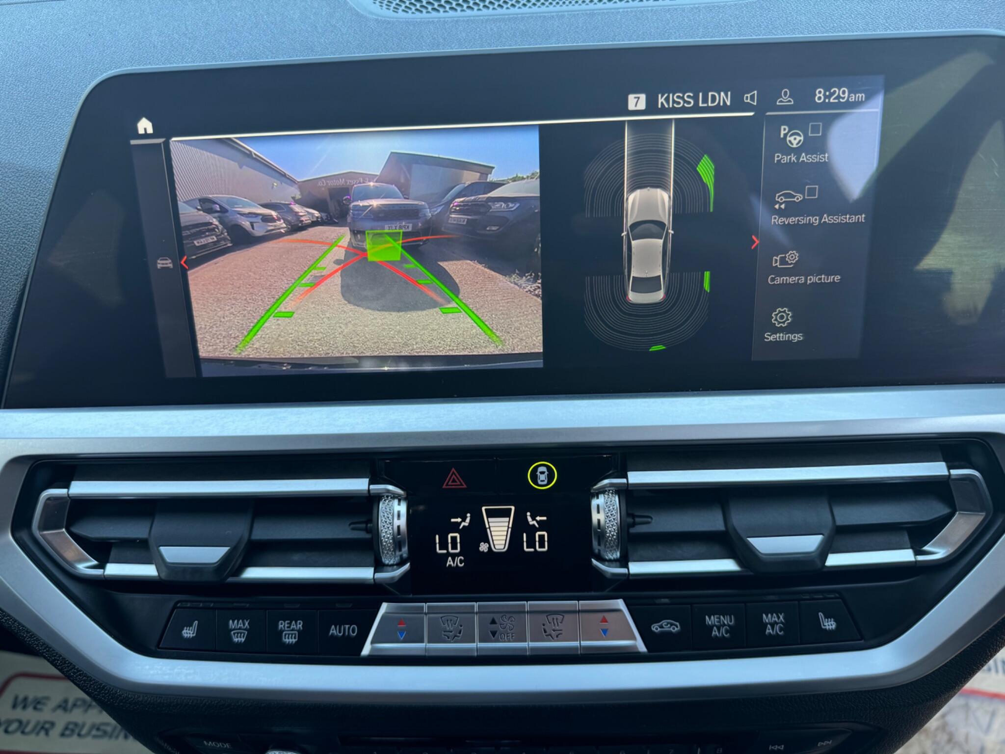 BMW 3 Series view 44