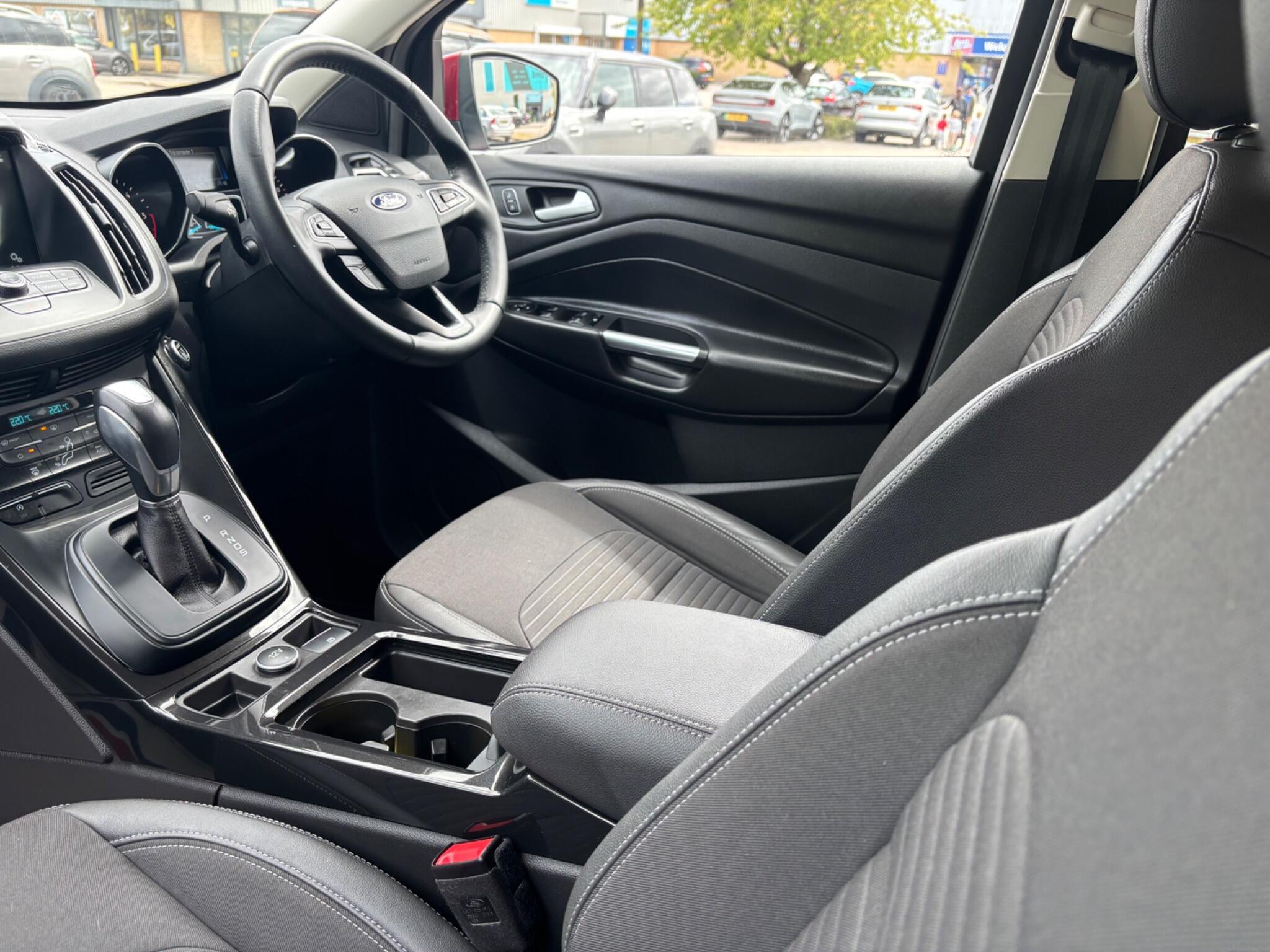 Ford Kuga view 16