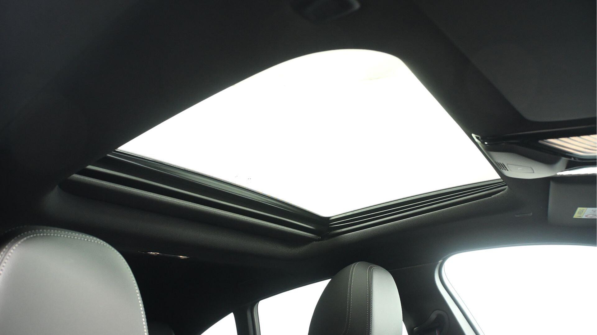 BMW I4 view 22