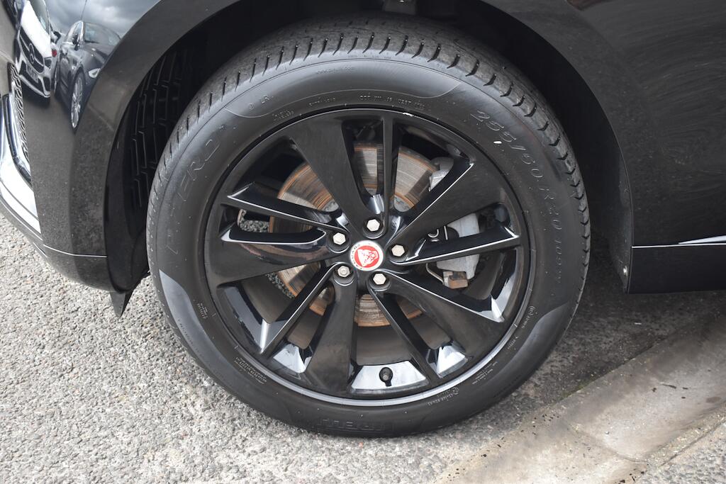 Jaguar F-Pace view 76