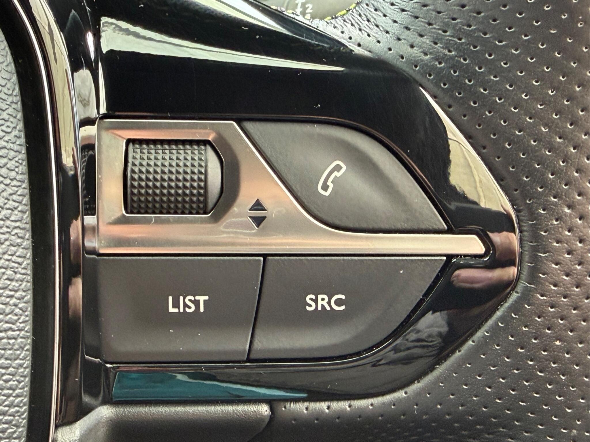 Peugeot E-208 view 21