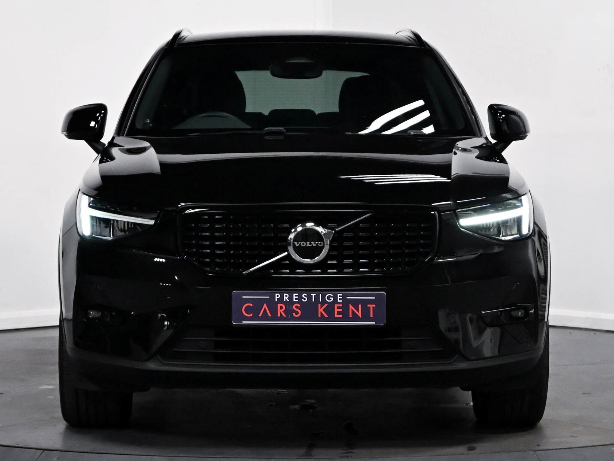 Volvo XC40 view 16
