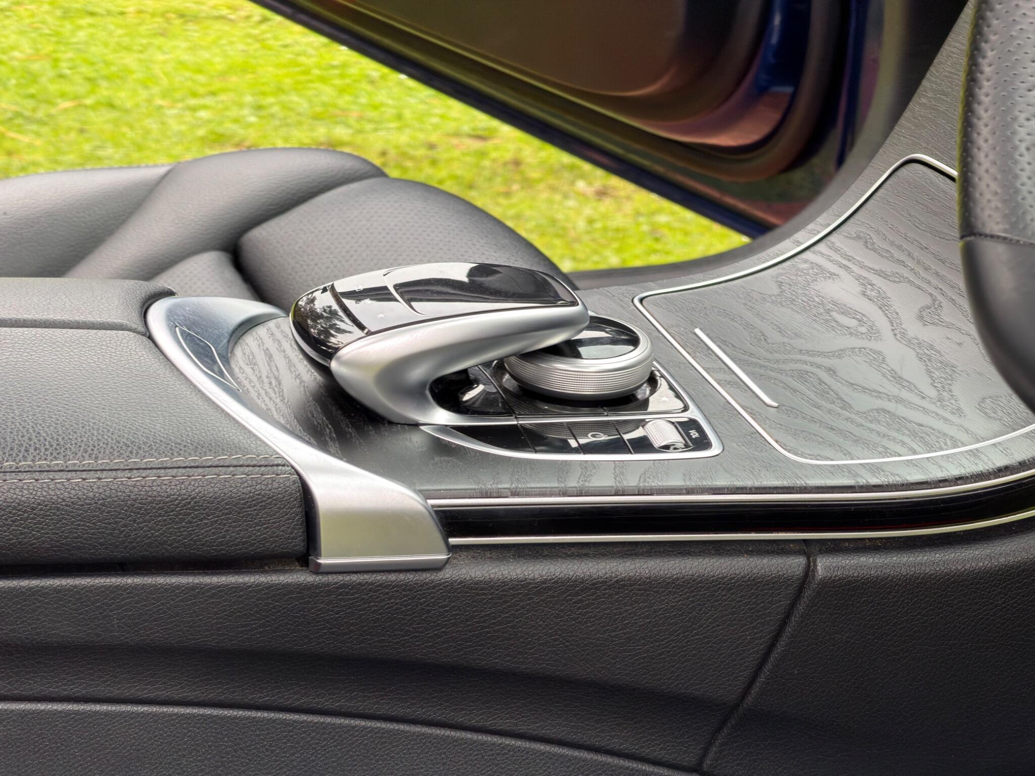 Mercedes-Benz C-Class view 26