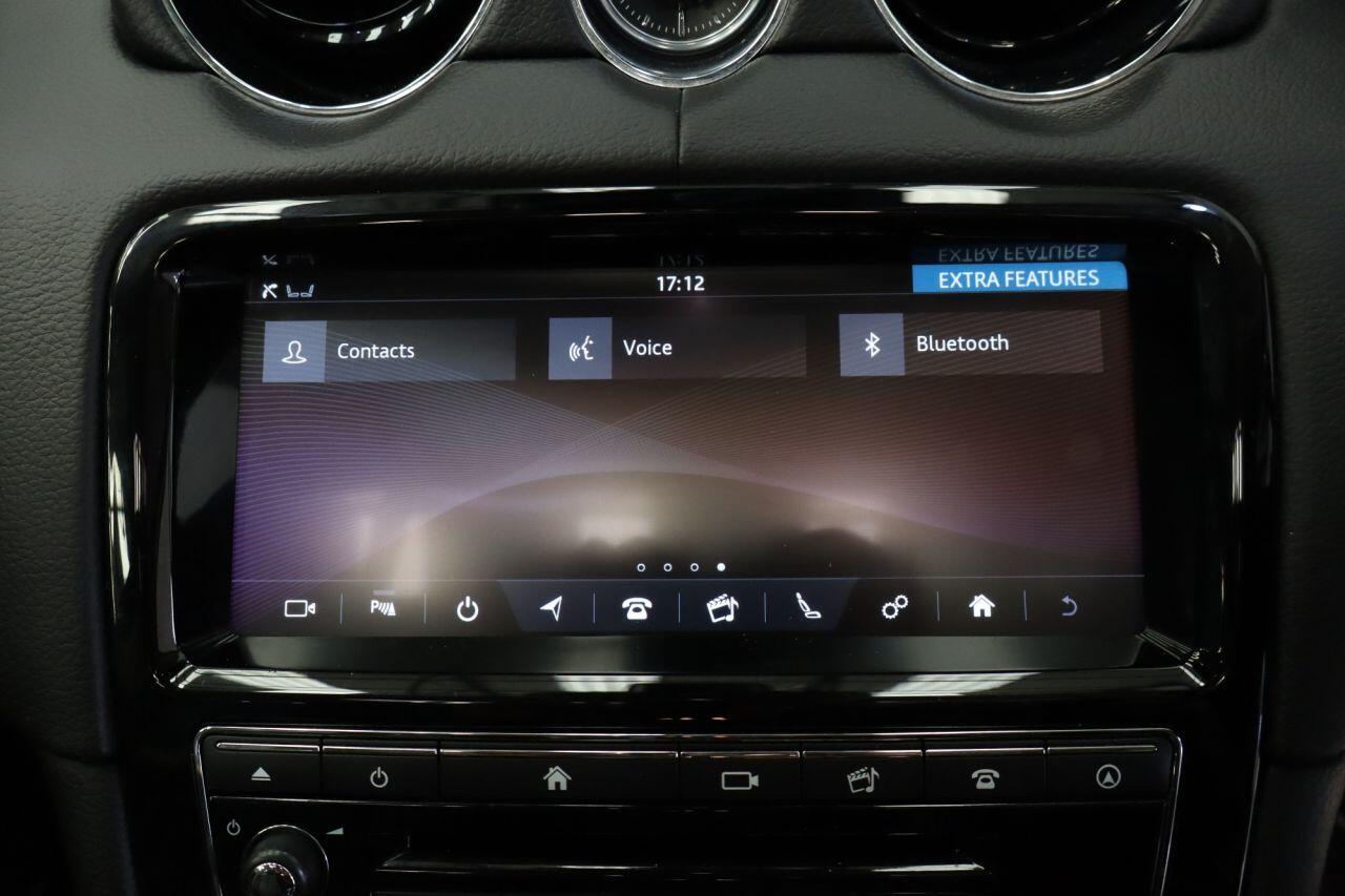Jaguar XJ view 21