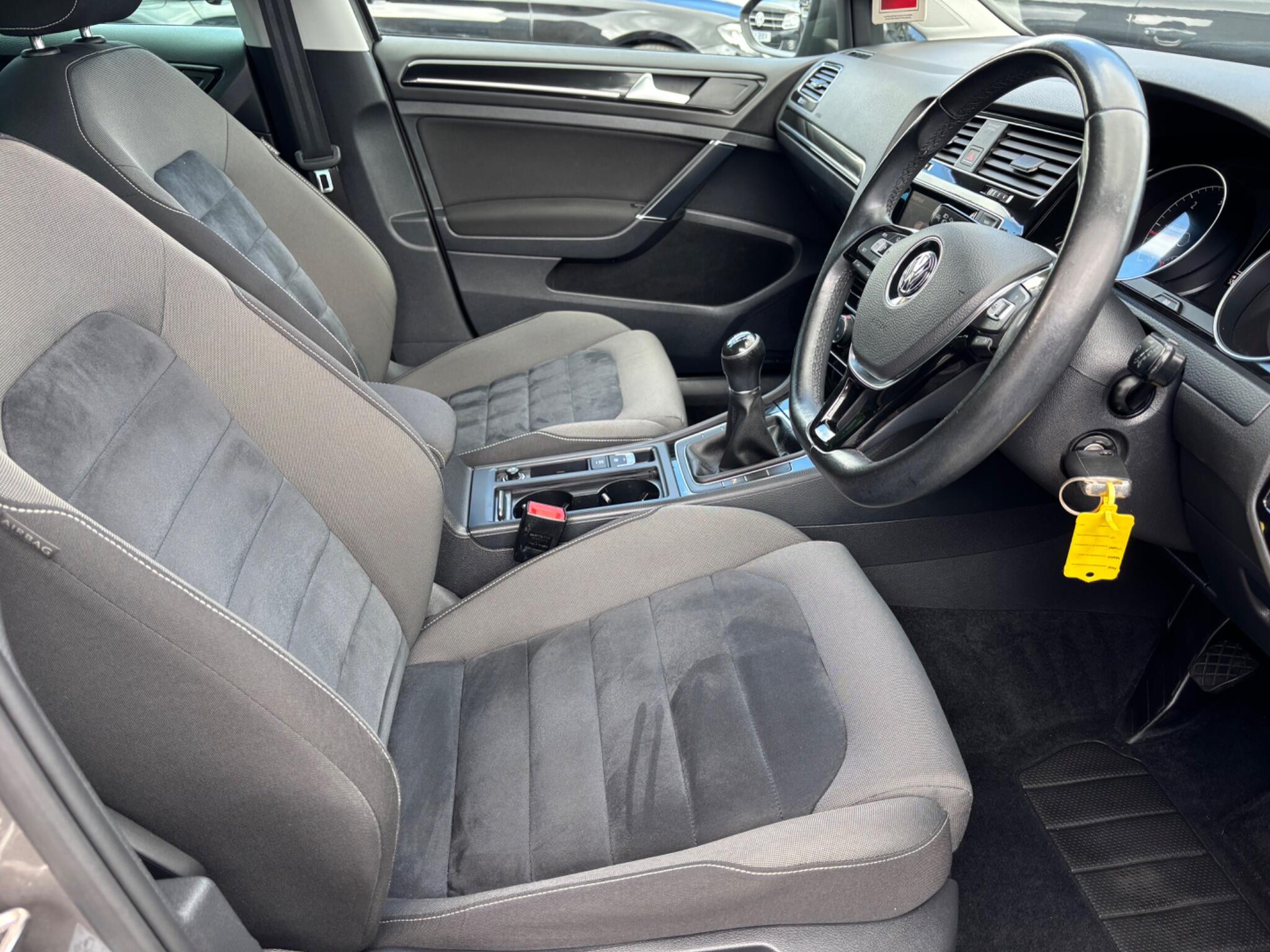 Volkswagen Golf view 15