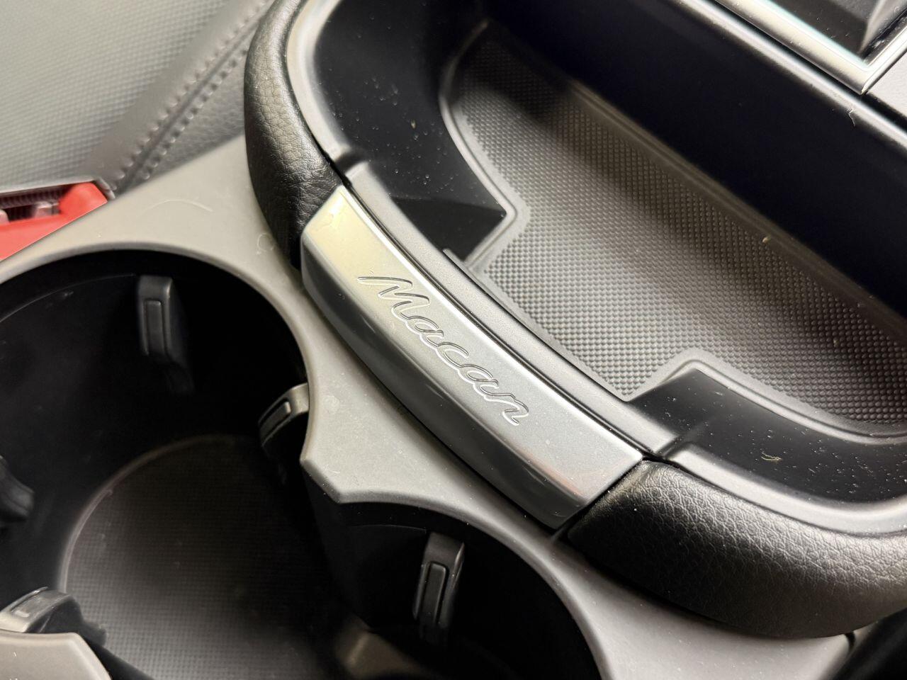 Porsche Macan view 43