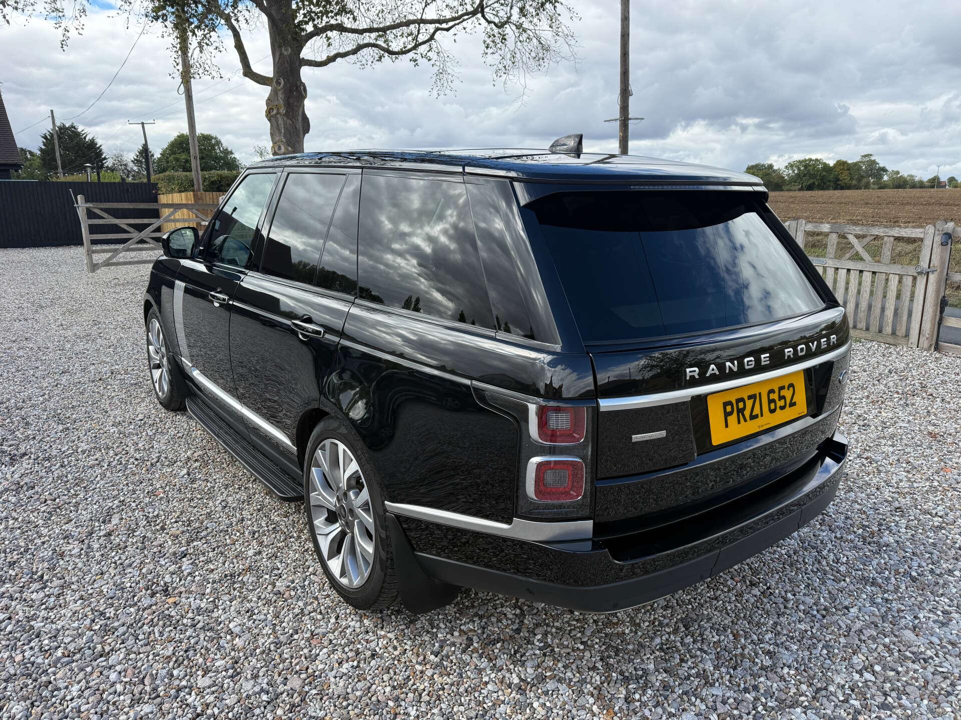 Land Rover Range Rover view 3