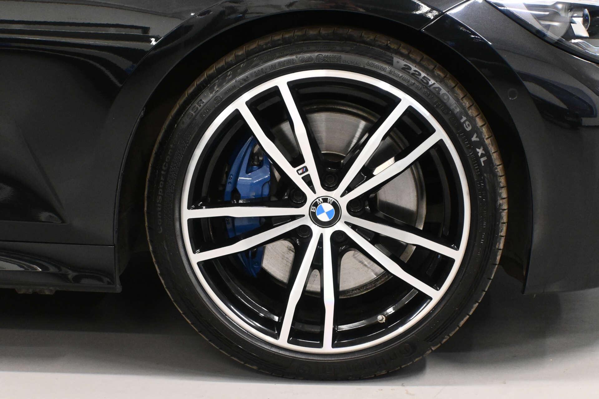 BMW 3 Series view 32